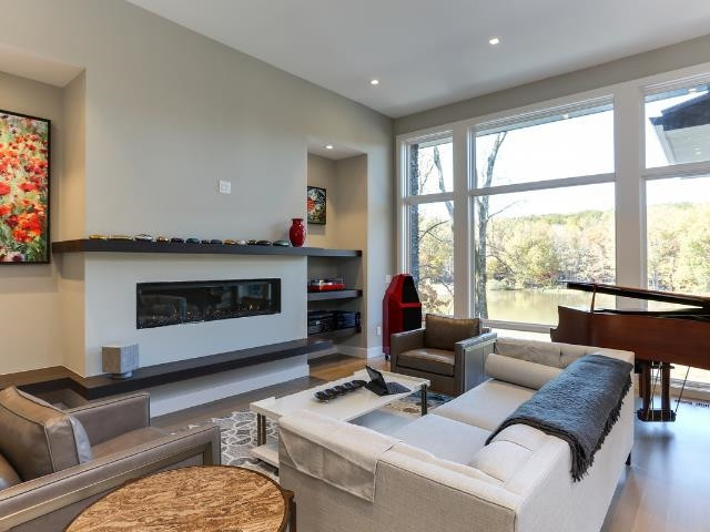 1909 S Lakeshore Drive