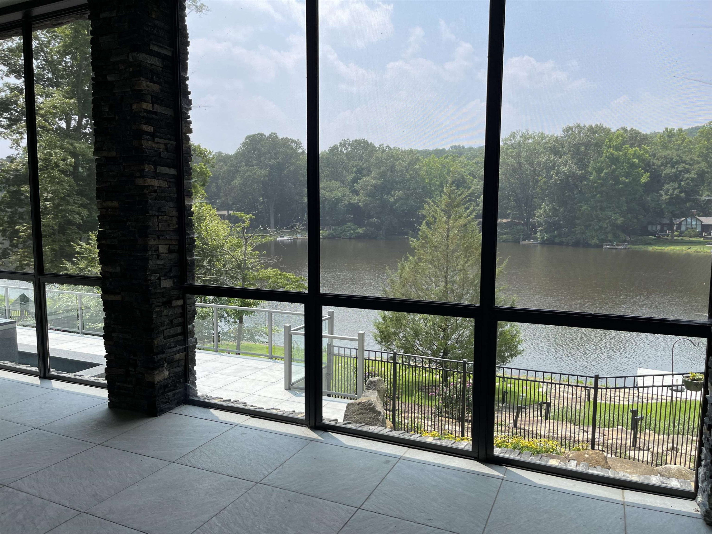 1909 S Lakeshore Drive