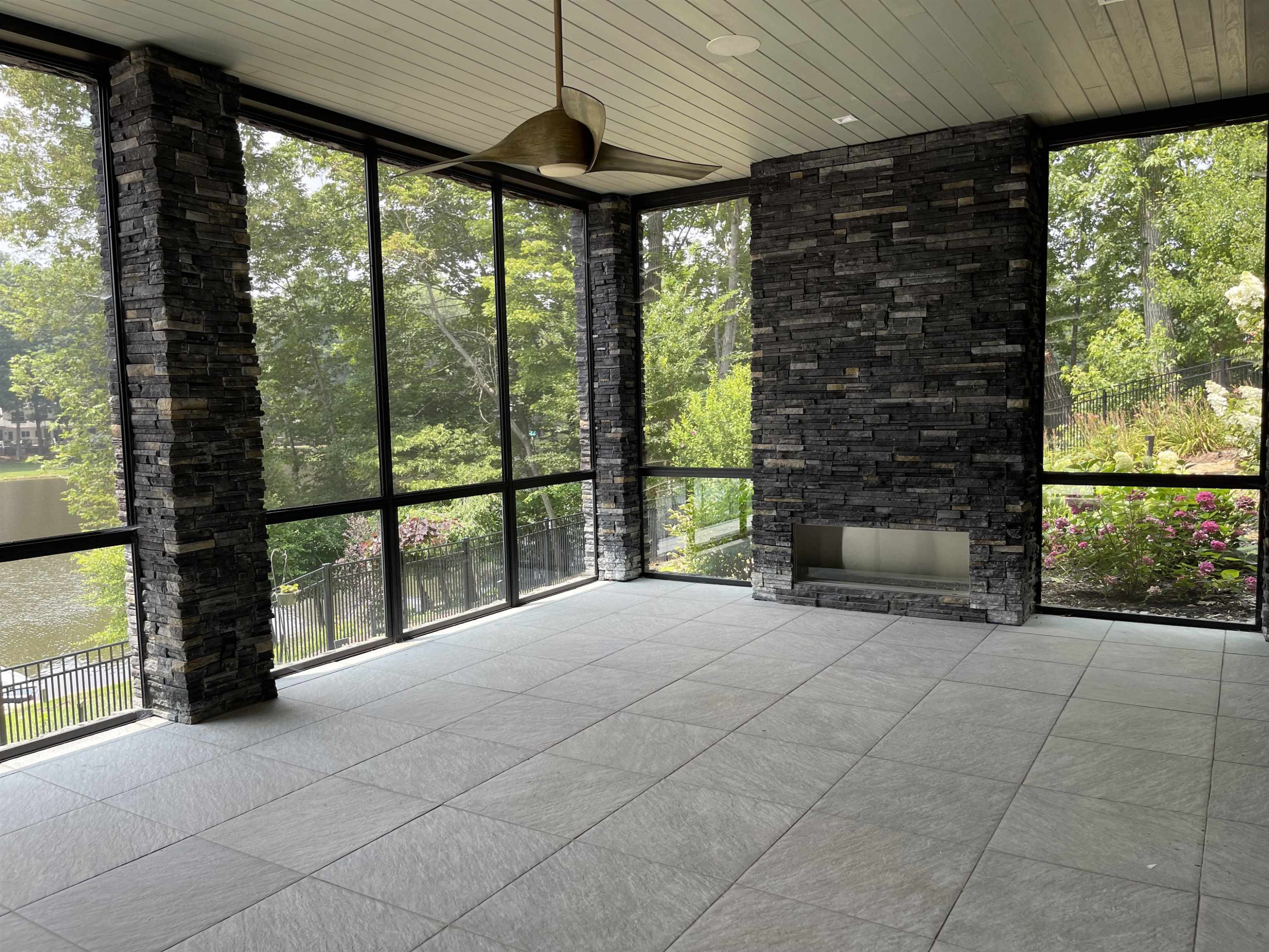 1909 S Lakeshore Drive