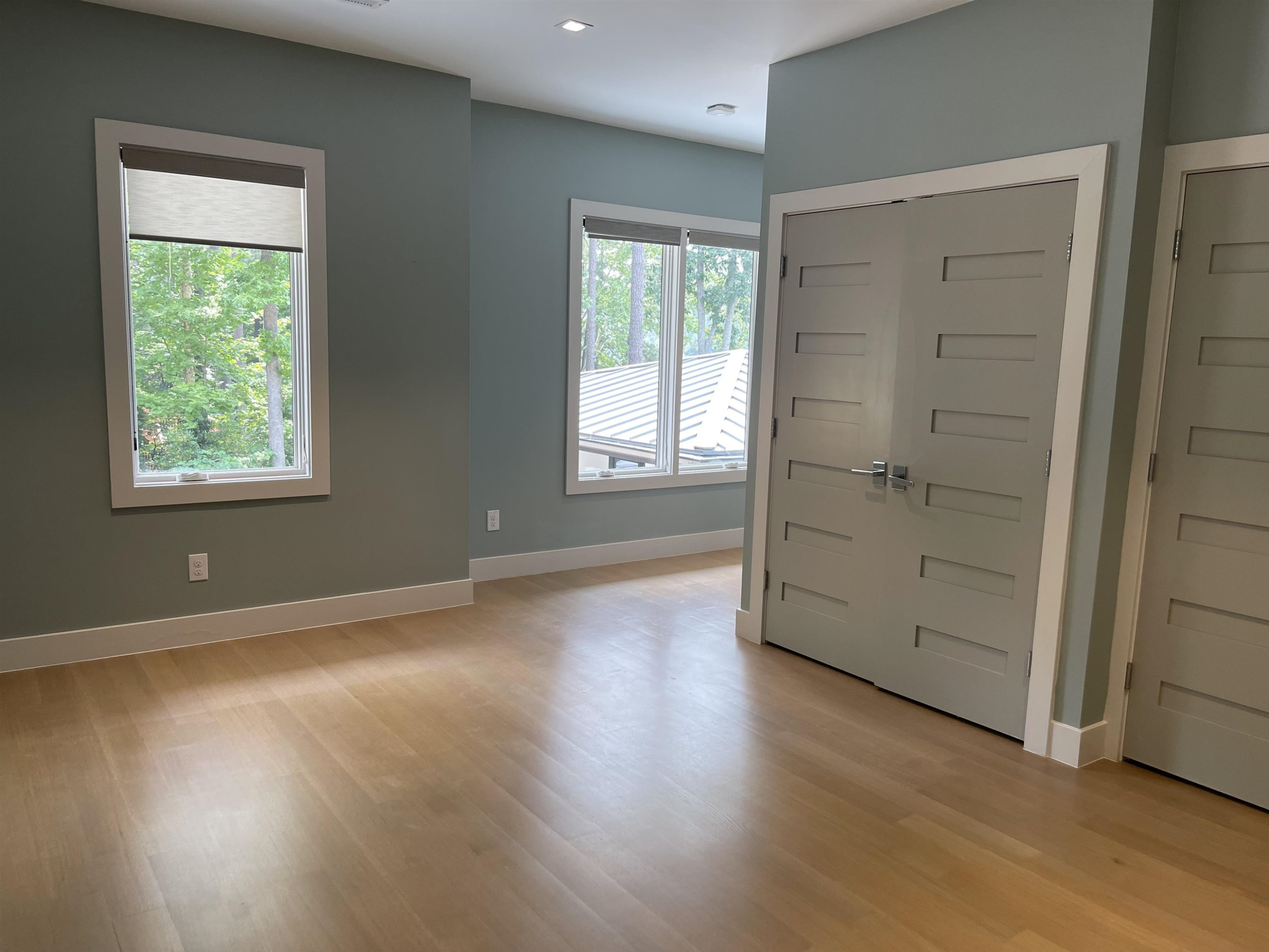 1909 S Lakeshore Drive