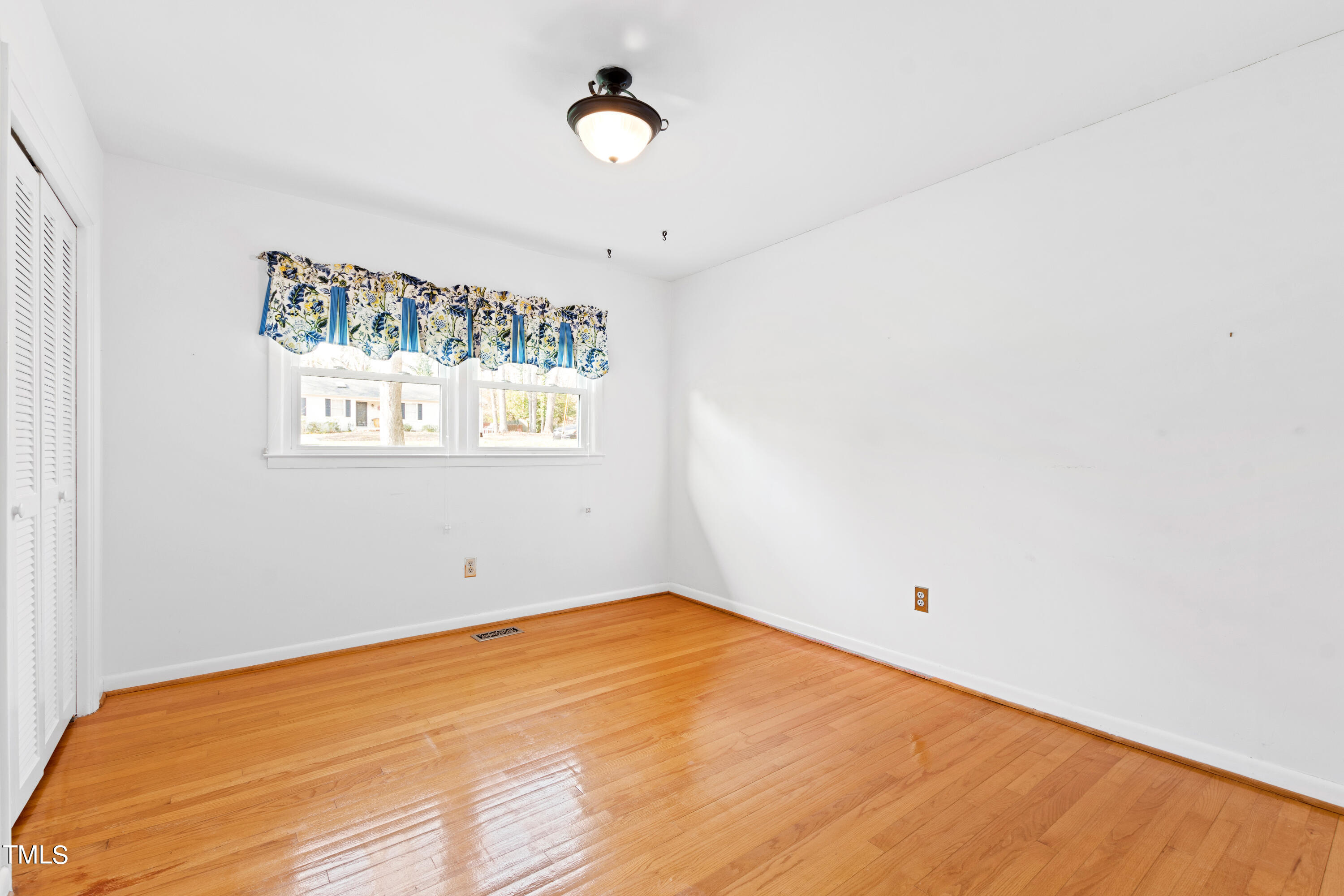 3329 Rolling Hill Road
