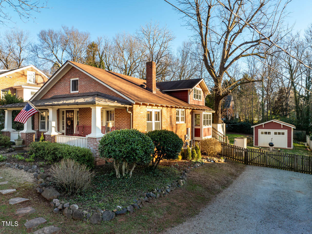 127 W Queen Street