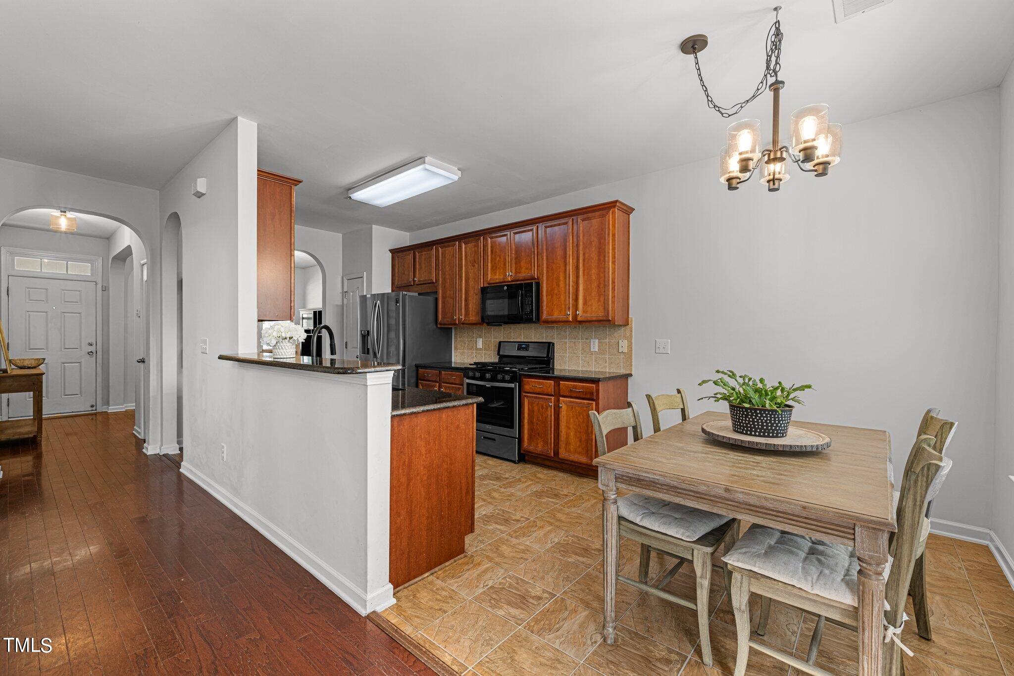 6 Gardenview Place