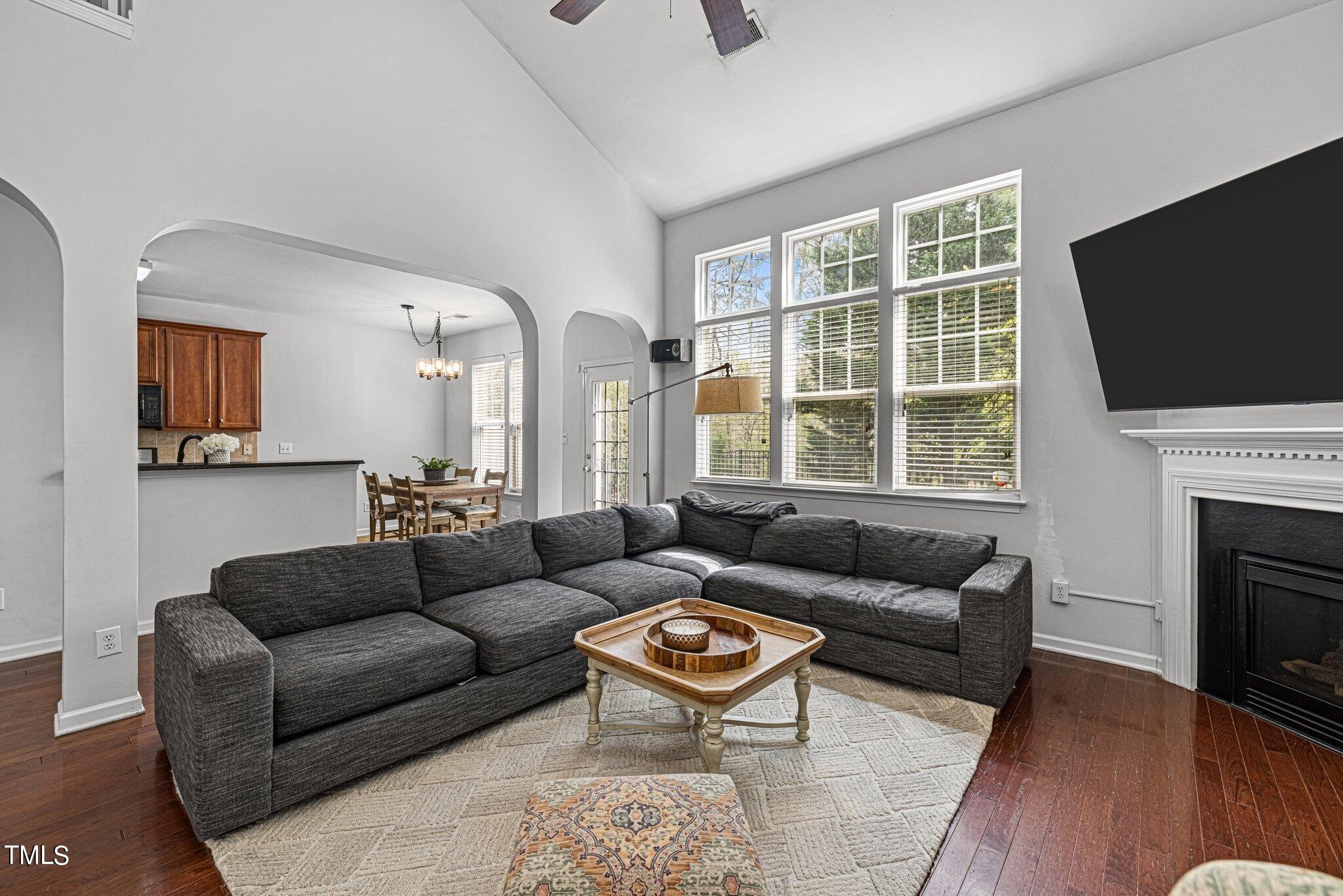 6 Gardenview Place
