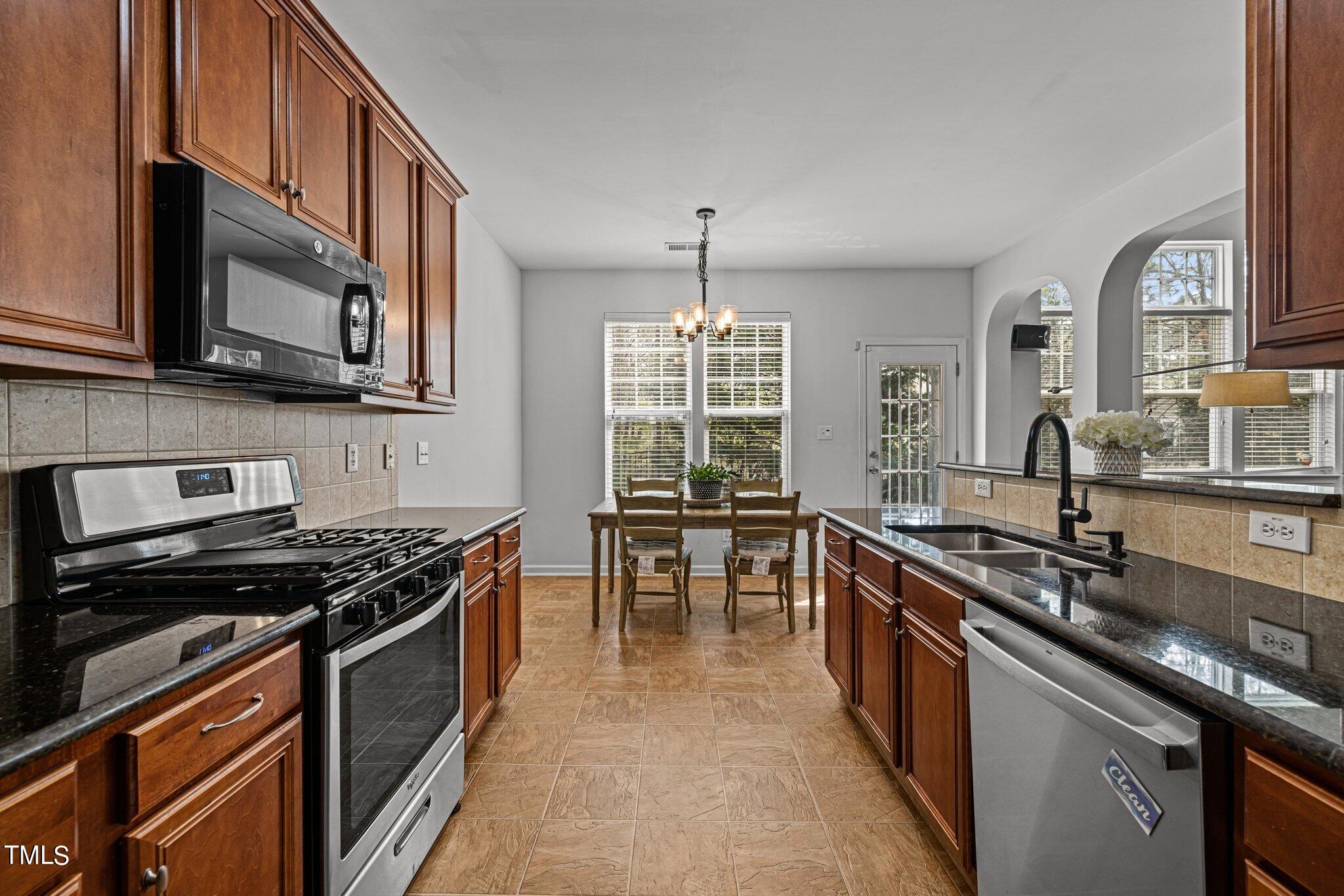 6 Gardenview Place