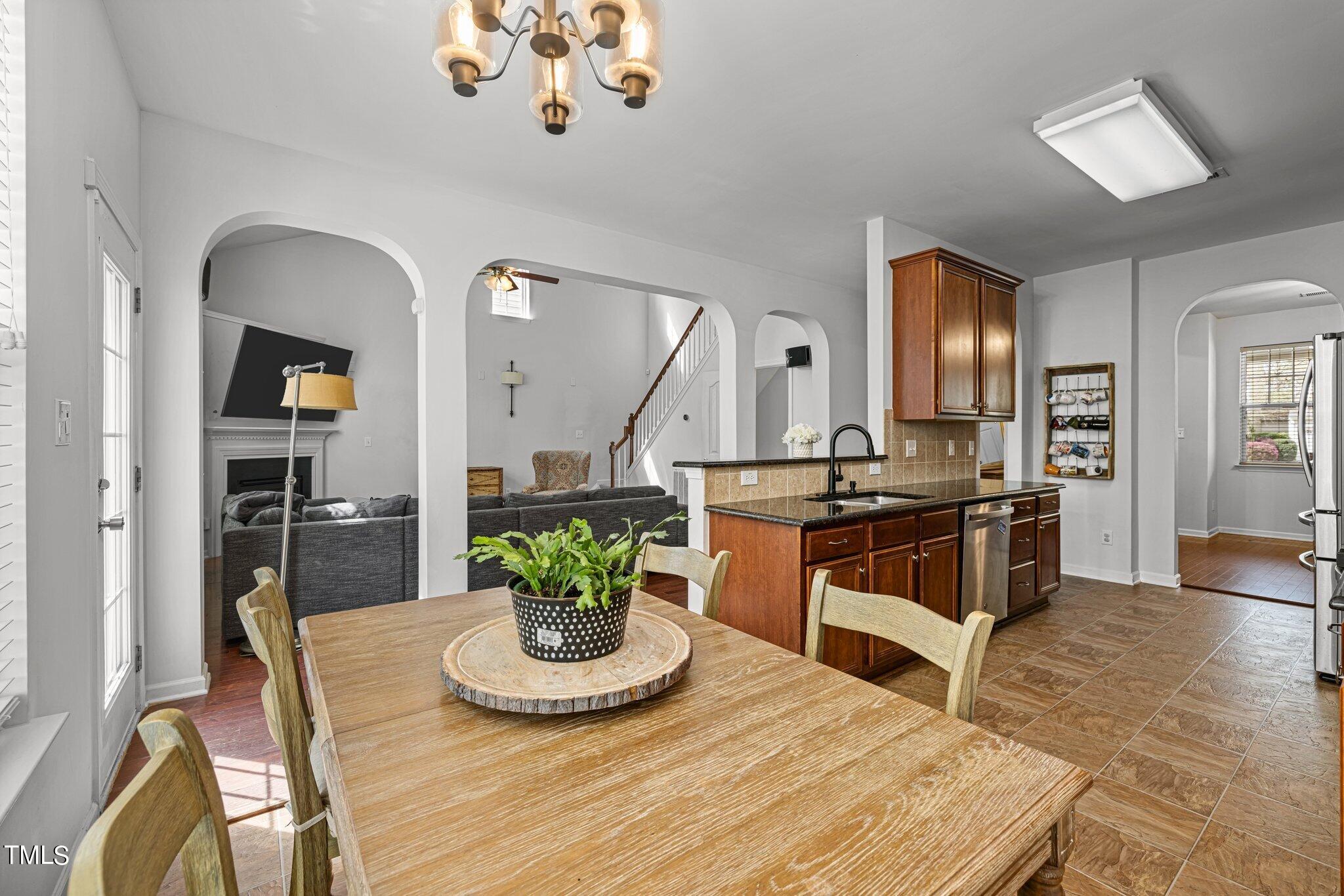 6 Gardenview Place