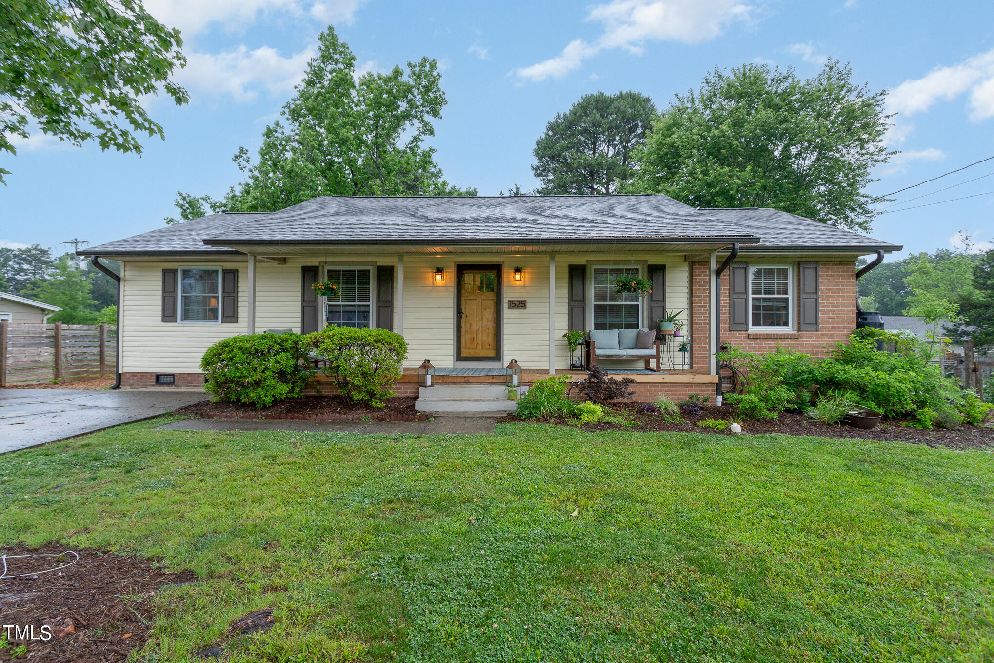1525 Clermont Road