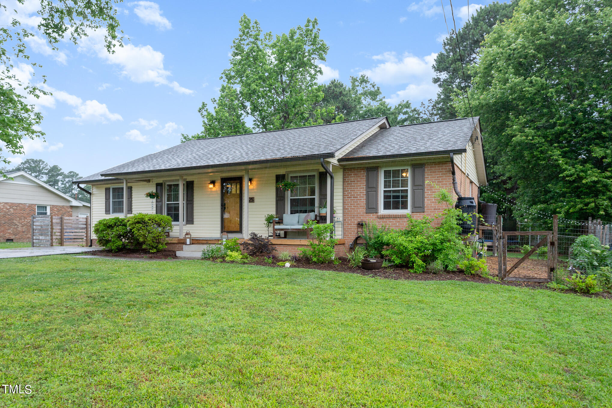 1525 Clermont Road