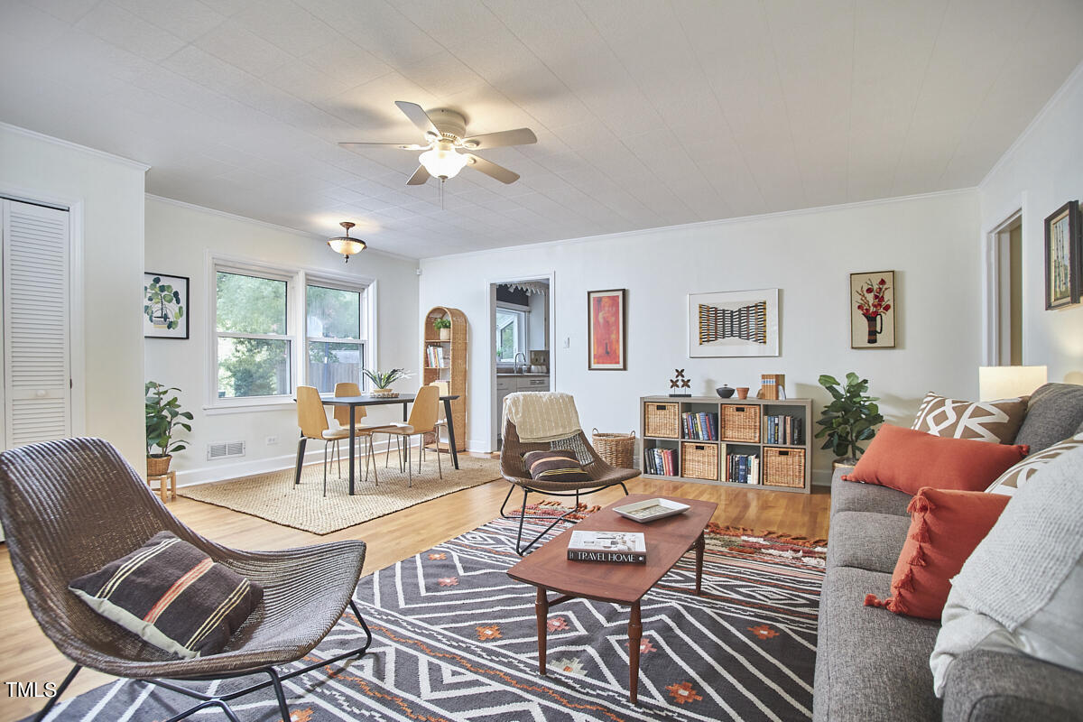 418 W Maynard Avenue