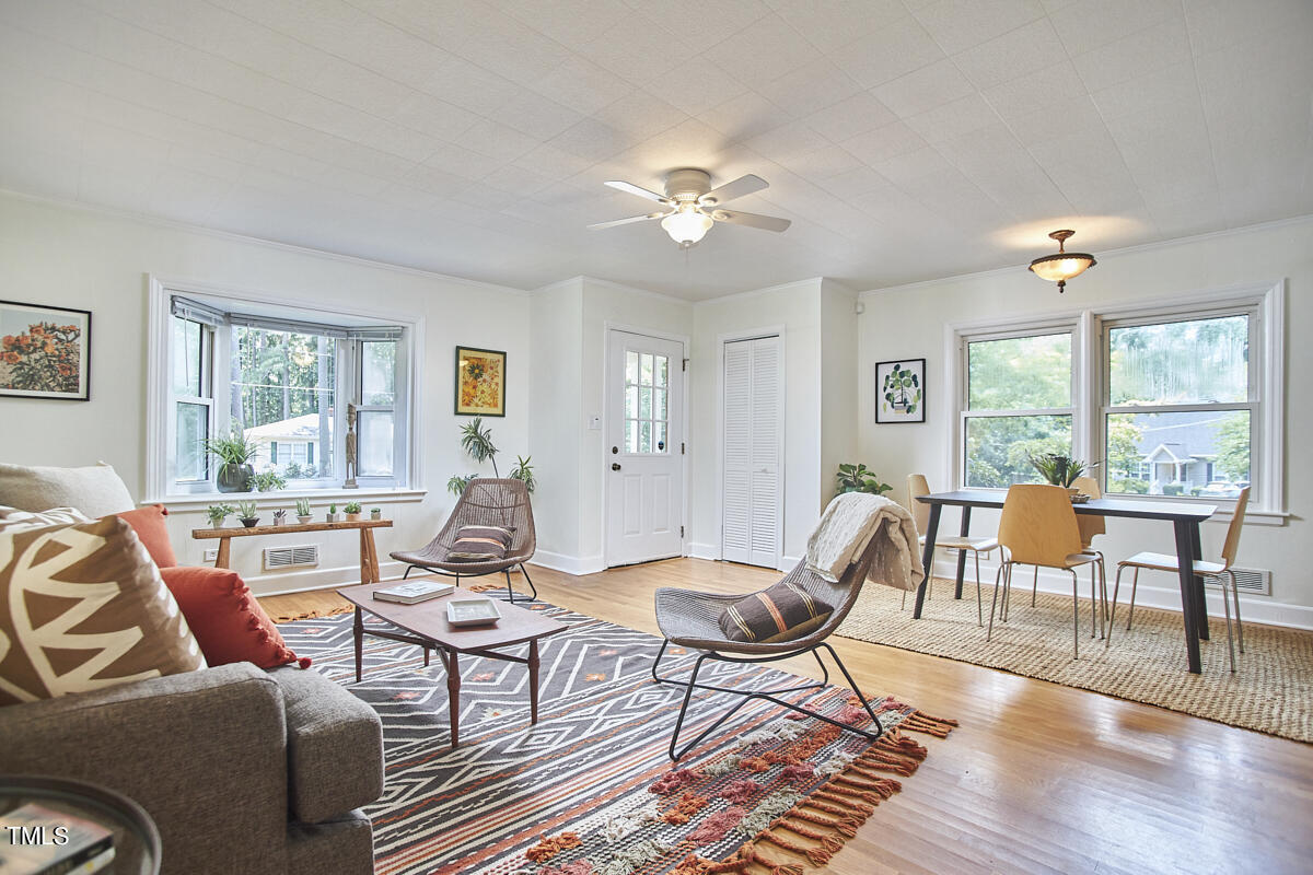 418 W Maynard Avenue