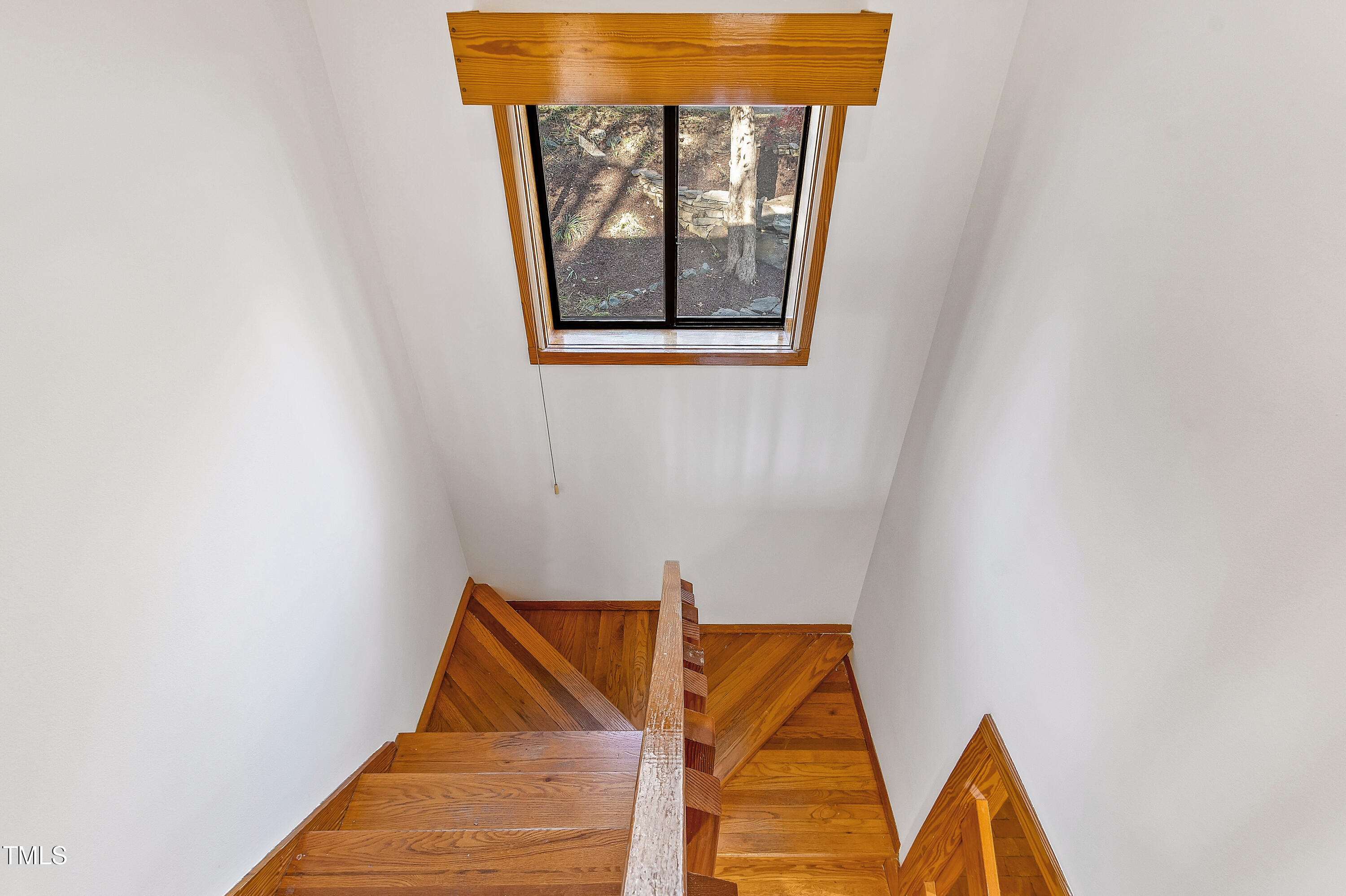 1503 Valley Run