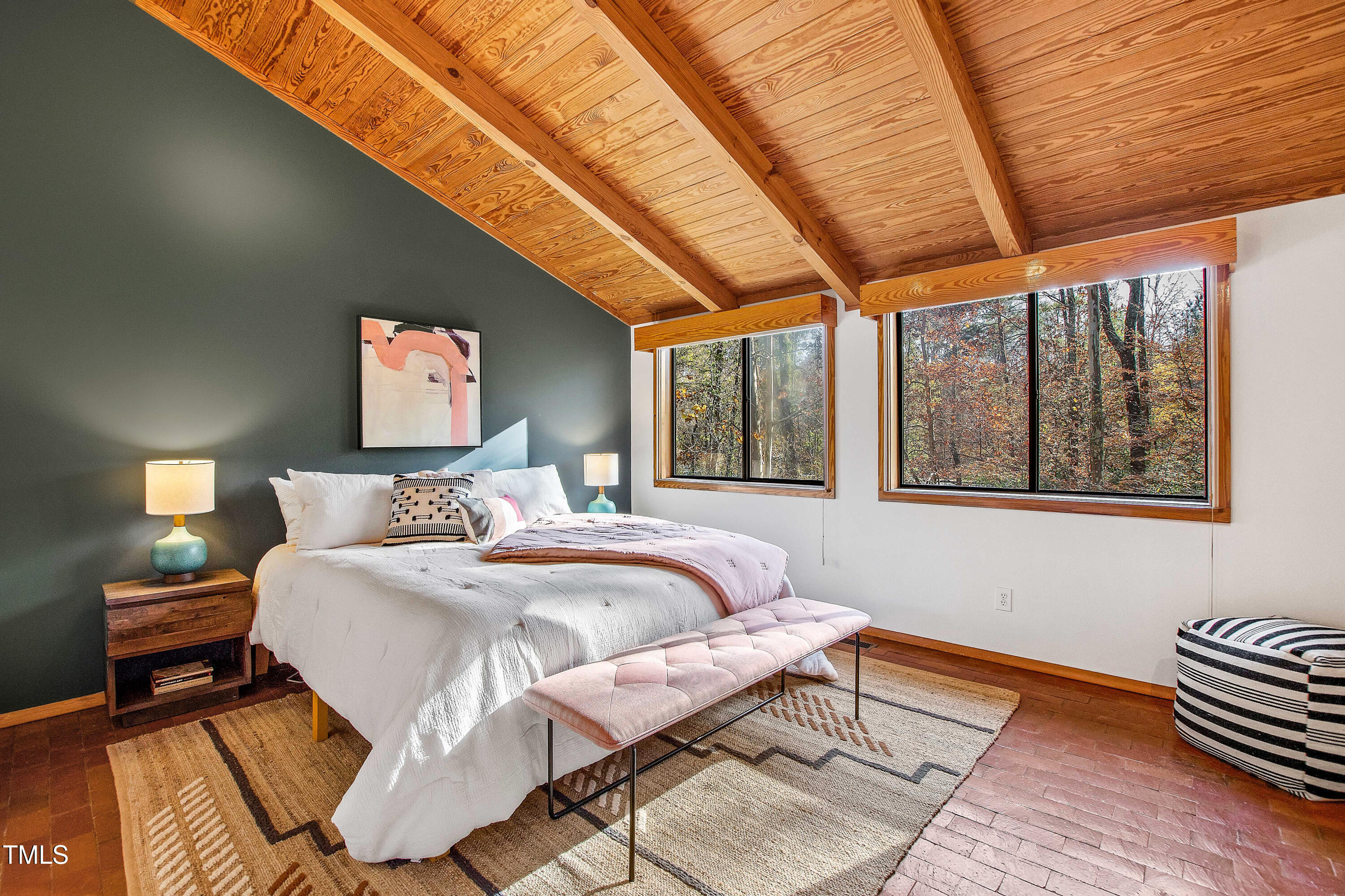 1503 Valley Run