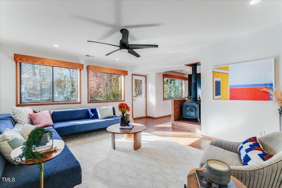 1503 Valley Run