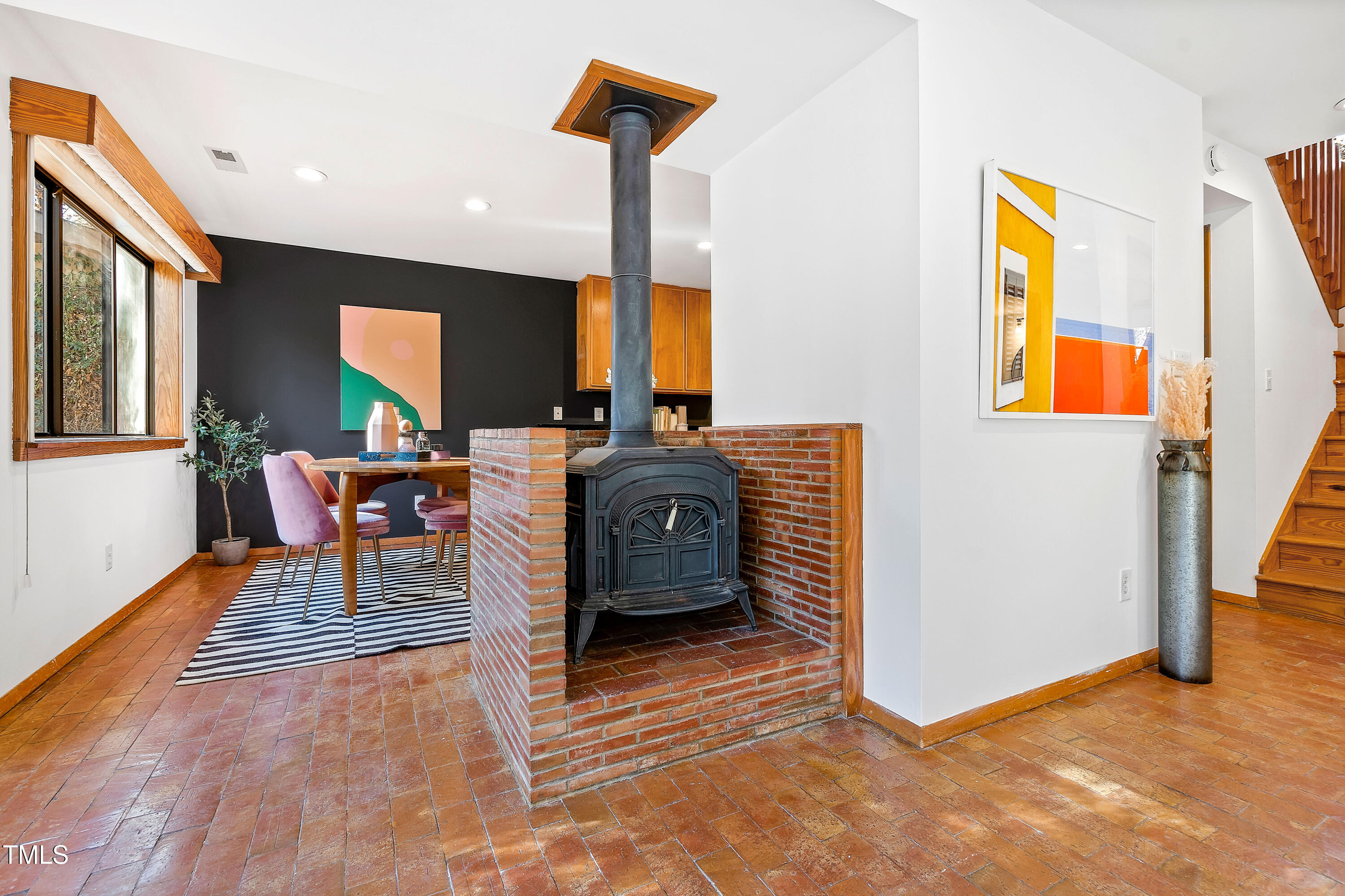 1503 Valley Run