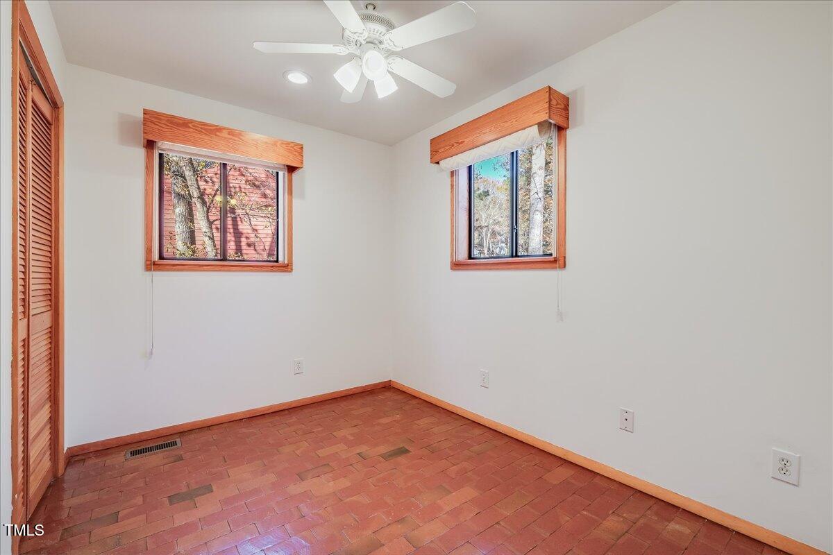 1503 Valley Run