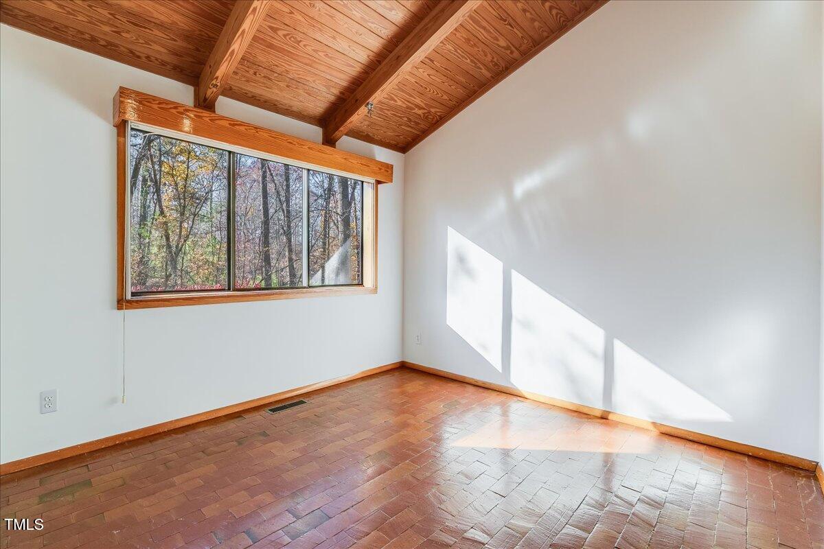 1503 Valley Run