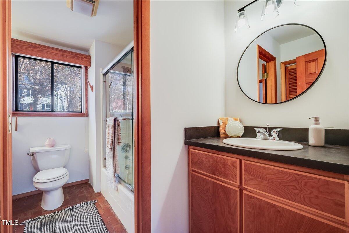 1503 Valley Run