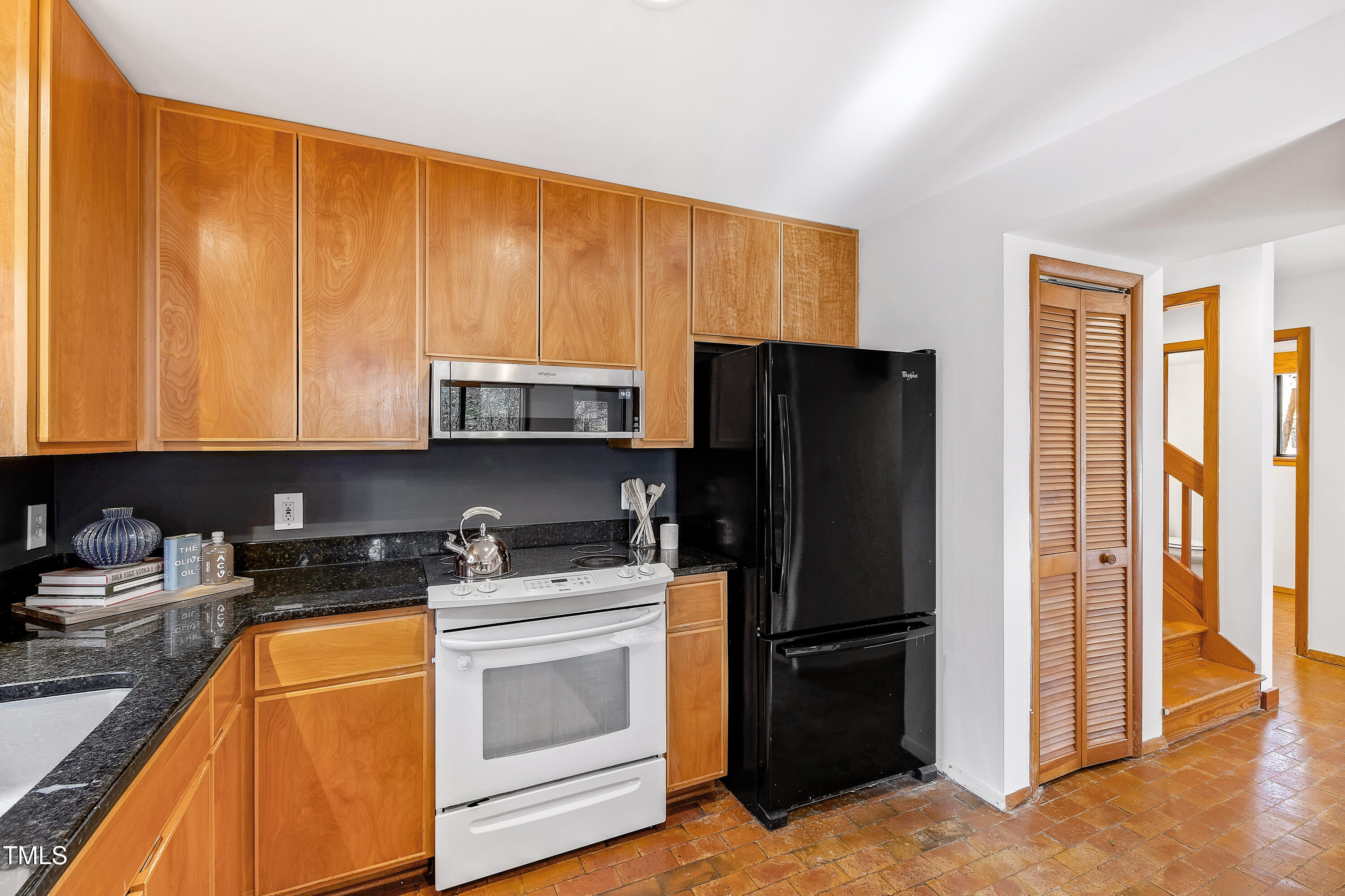 1503 Valley Run