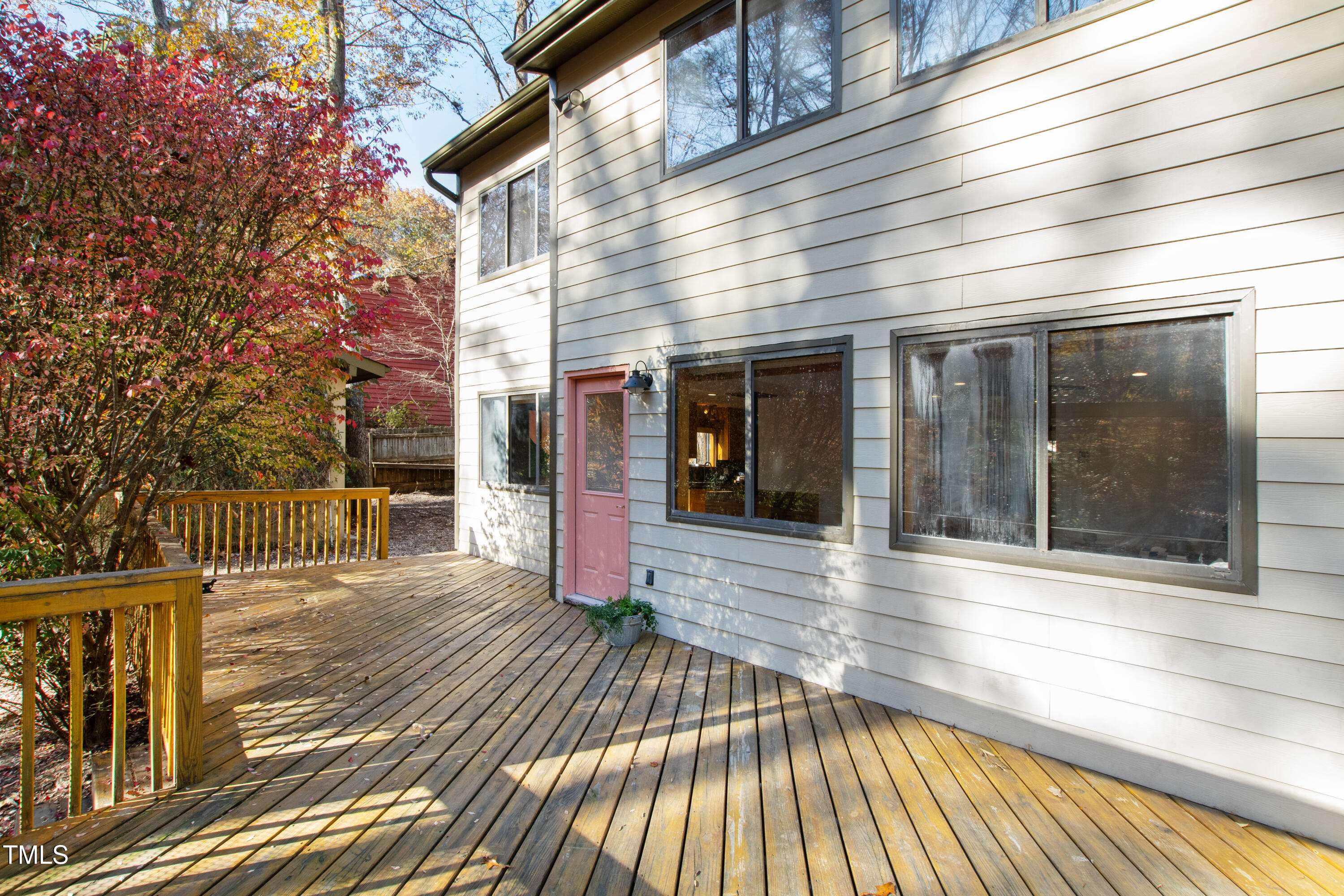 1503 Valley Run