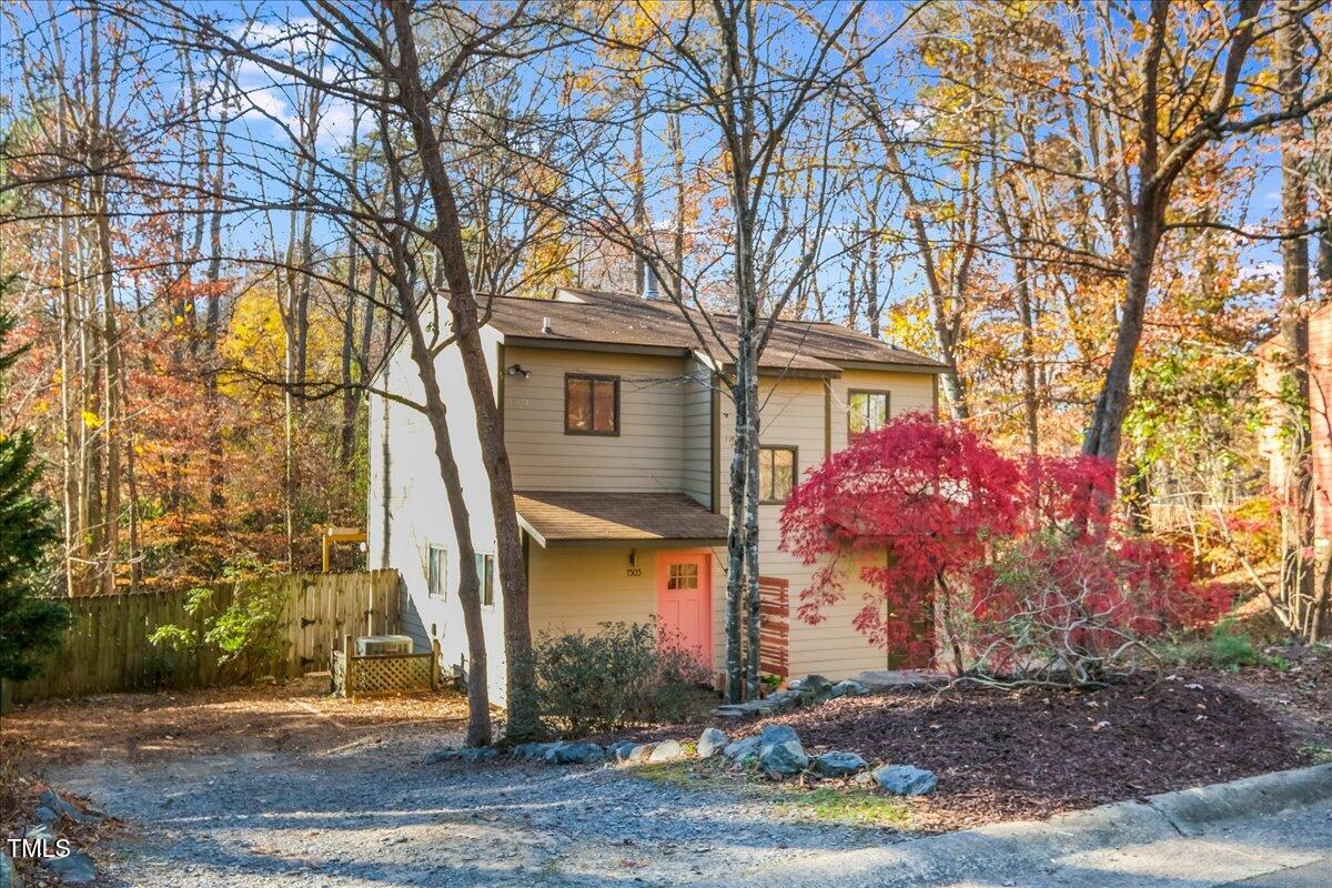 1503 Valley Run