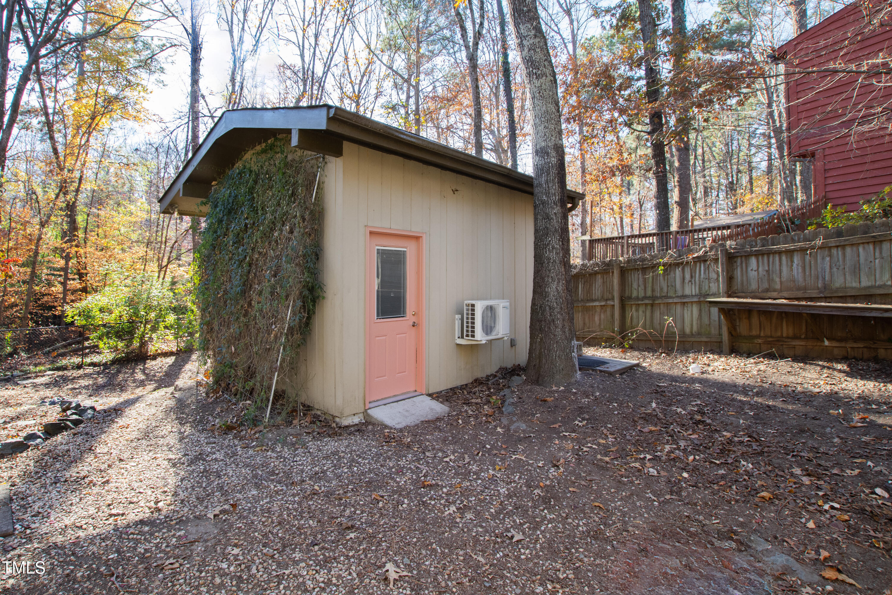 1503 Valley Run