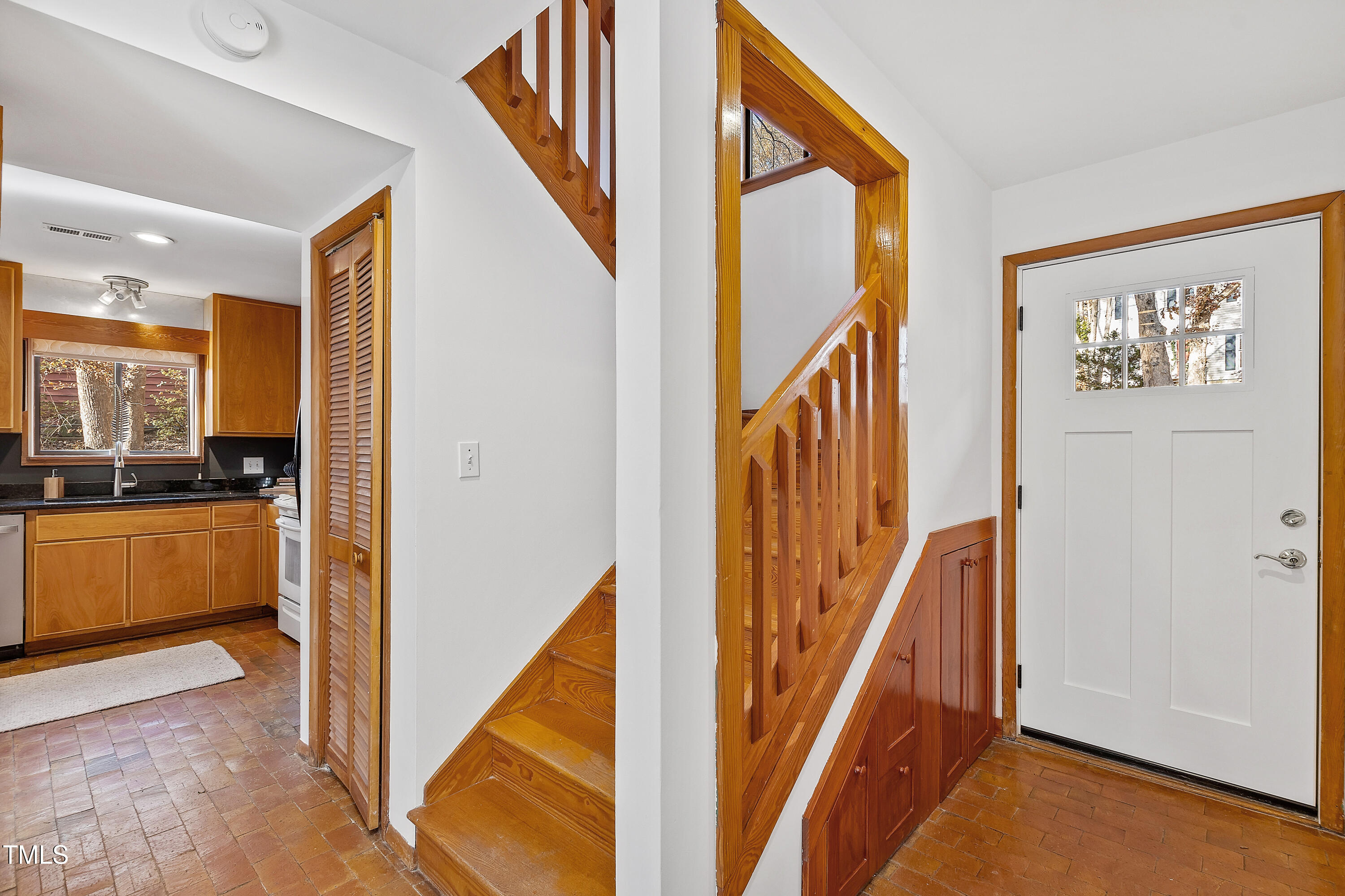 1503 Valley Run