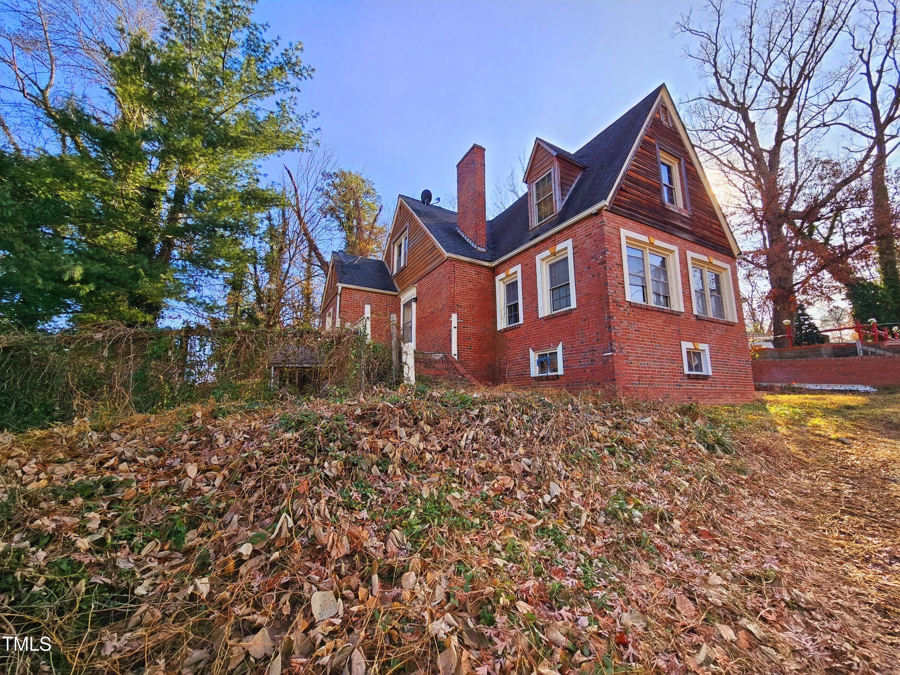 1814 N Roxboro Street