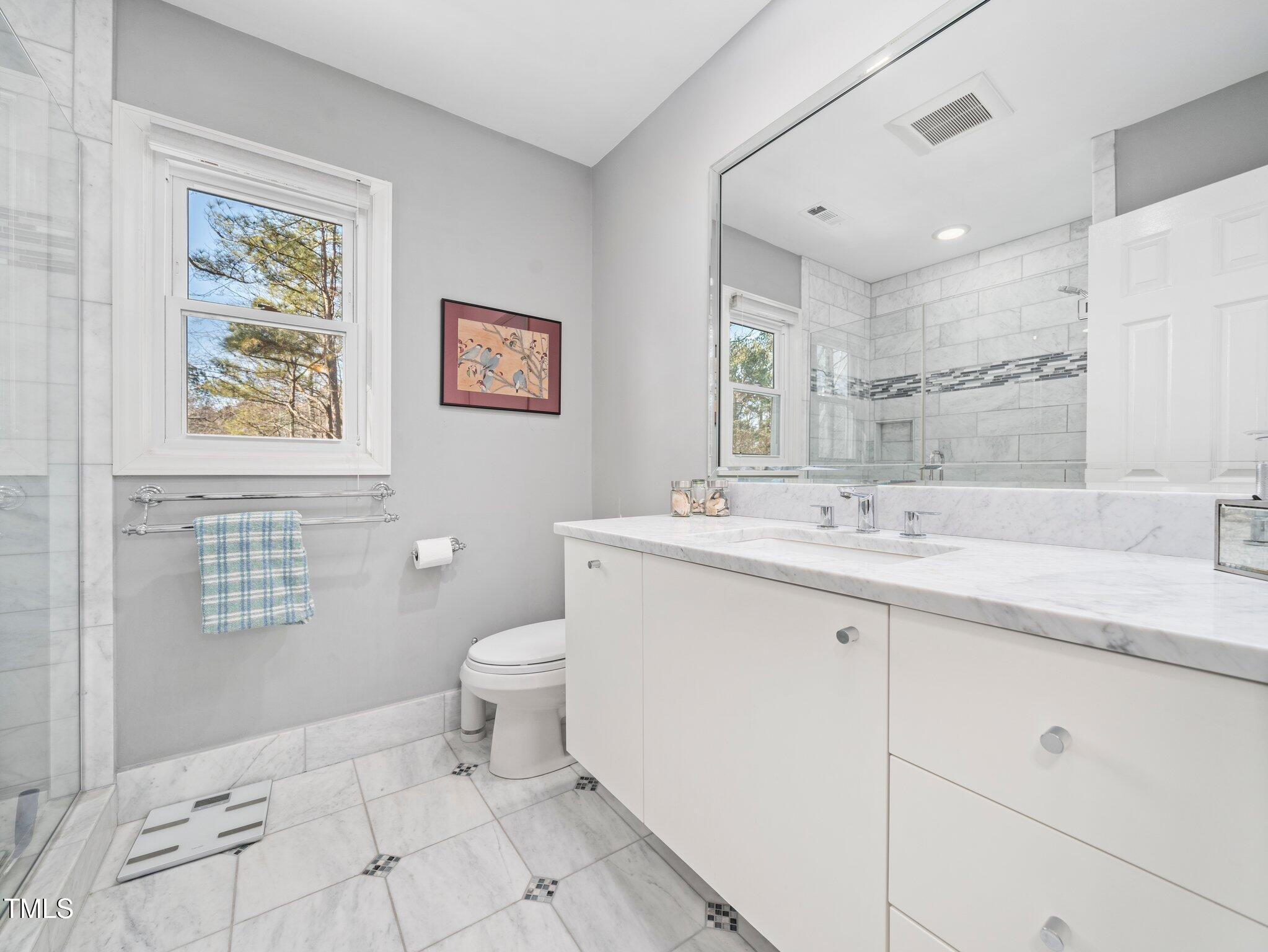 1 Pointe View Court
