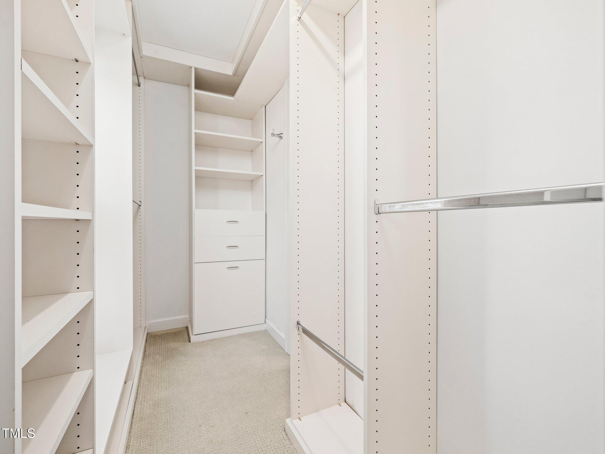 1 Pointe View Court