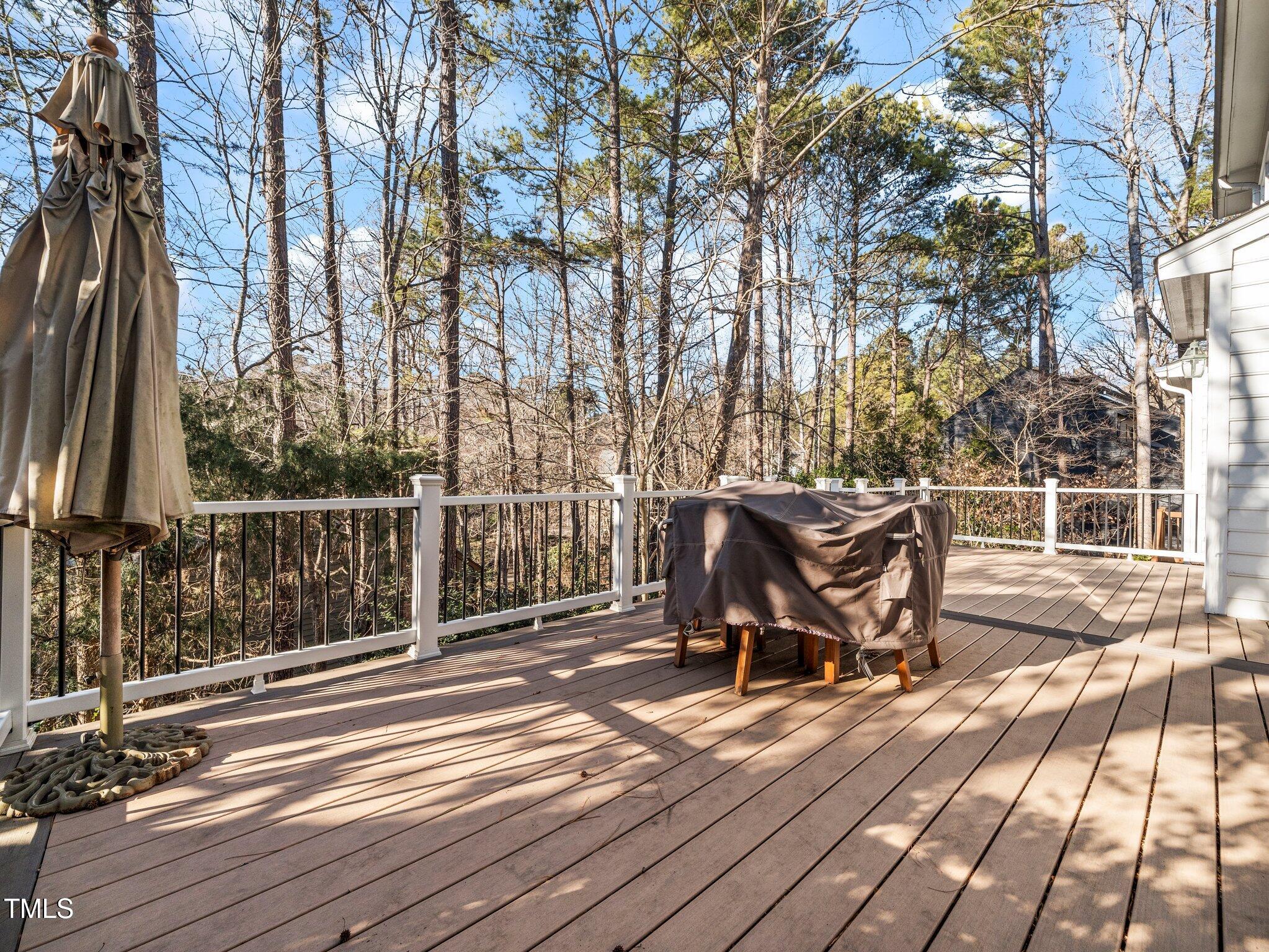 1 Pointe View Court