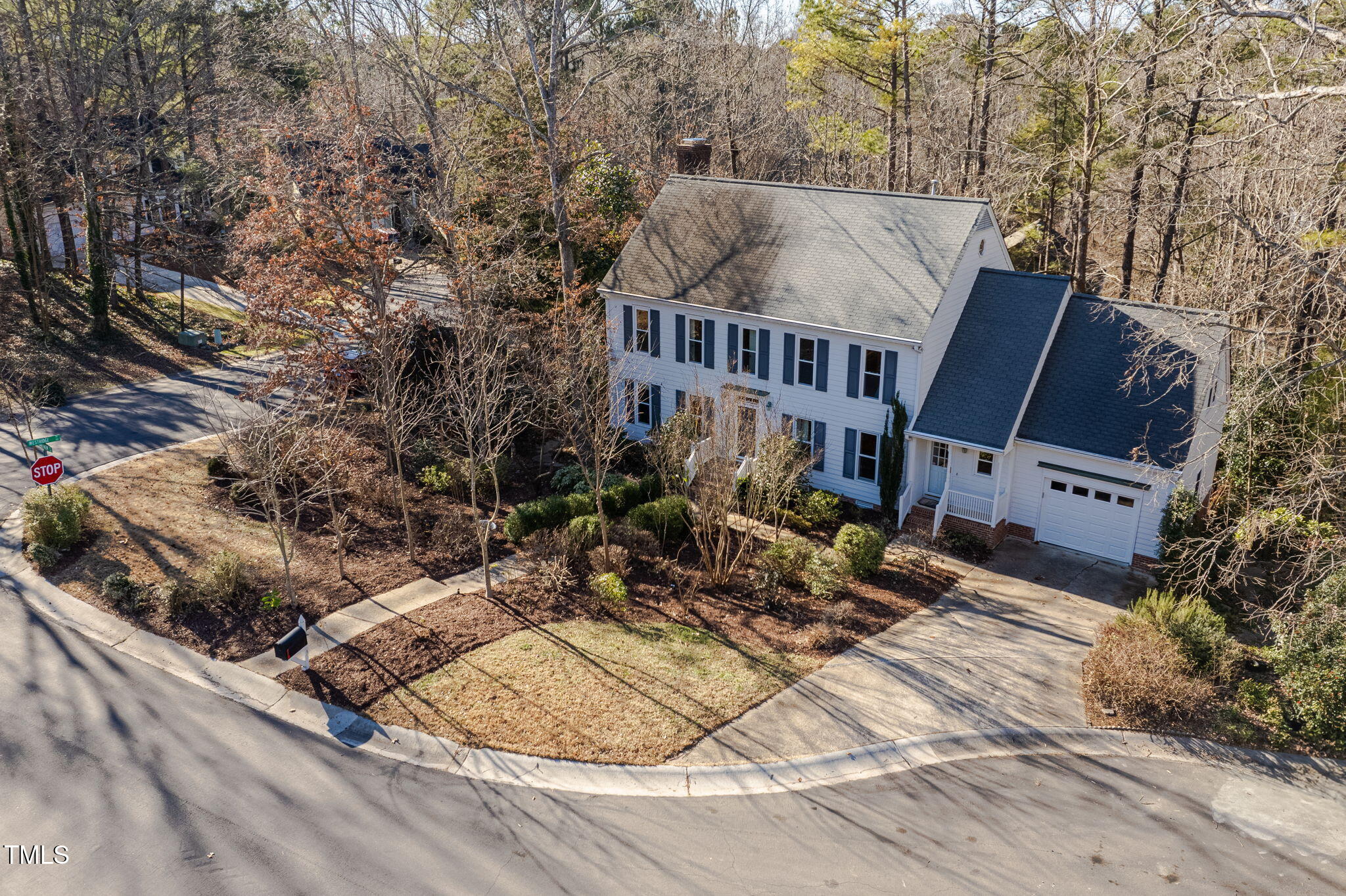 1 Pointe View Court