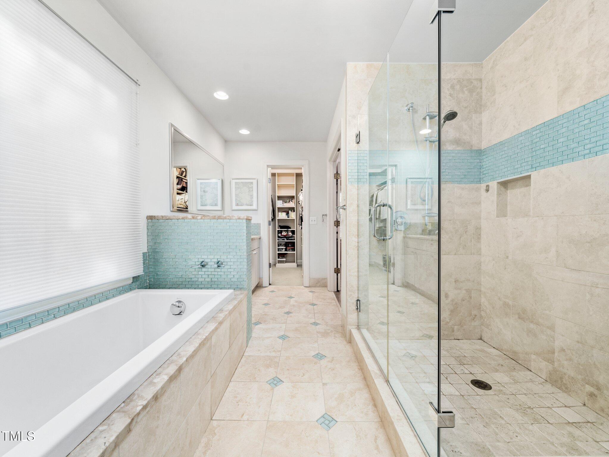 1 Pointe View Court