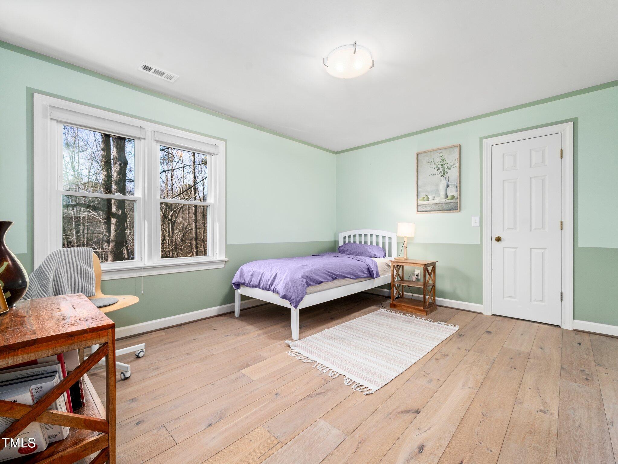 1 Pointe View Court