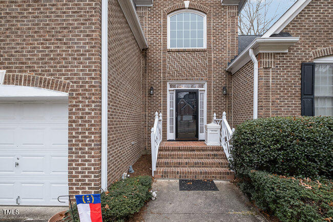 6 Montcrest Drive