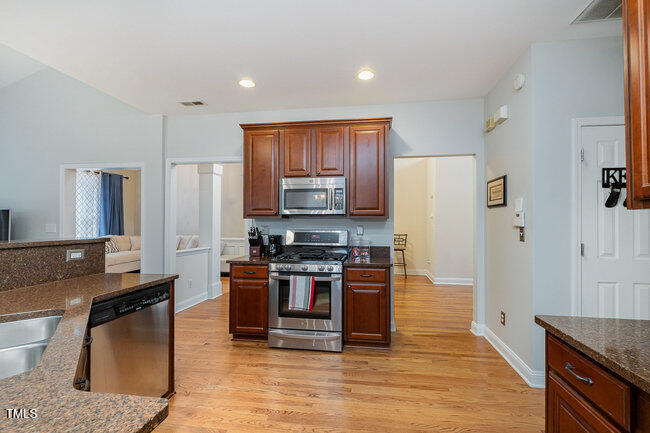 6 Montcrest Drive