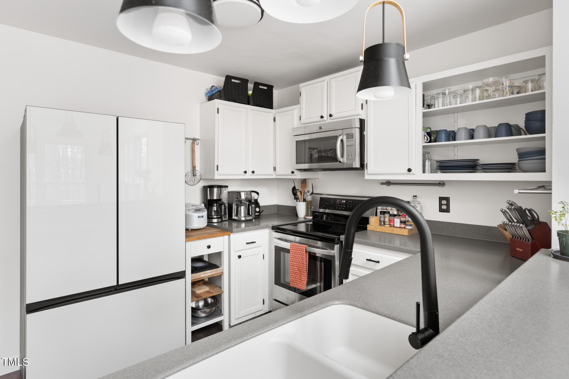 5313 Fortunes Ridge Drive