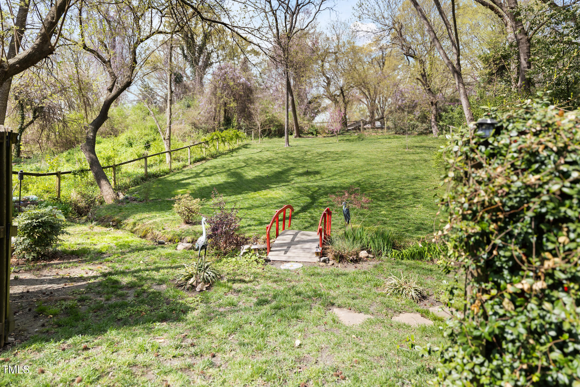 303 N Guthrie Avenue