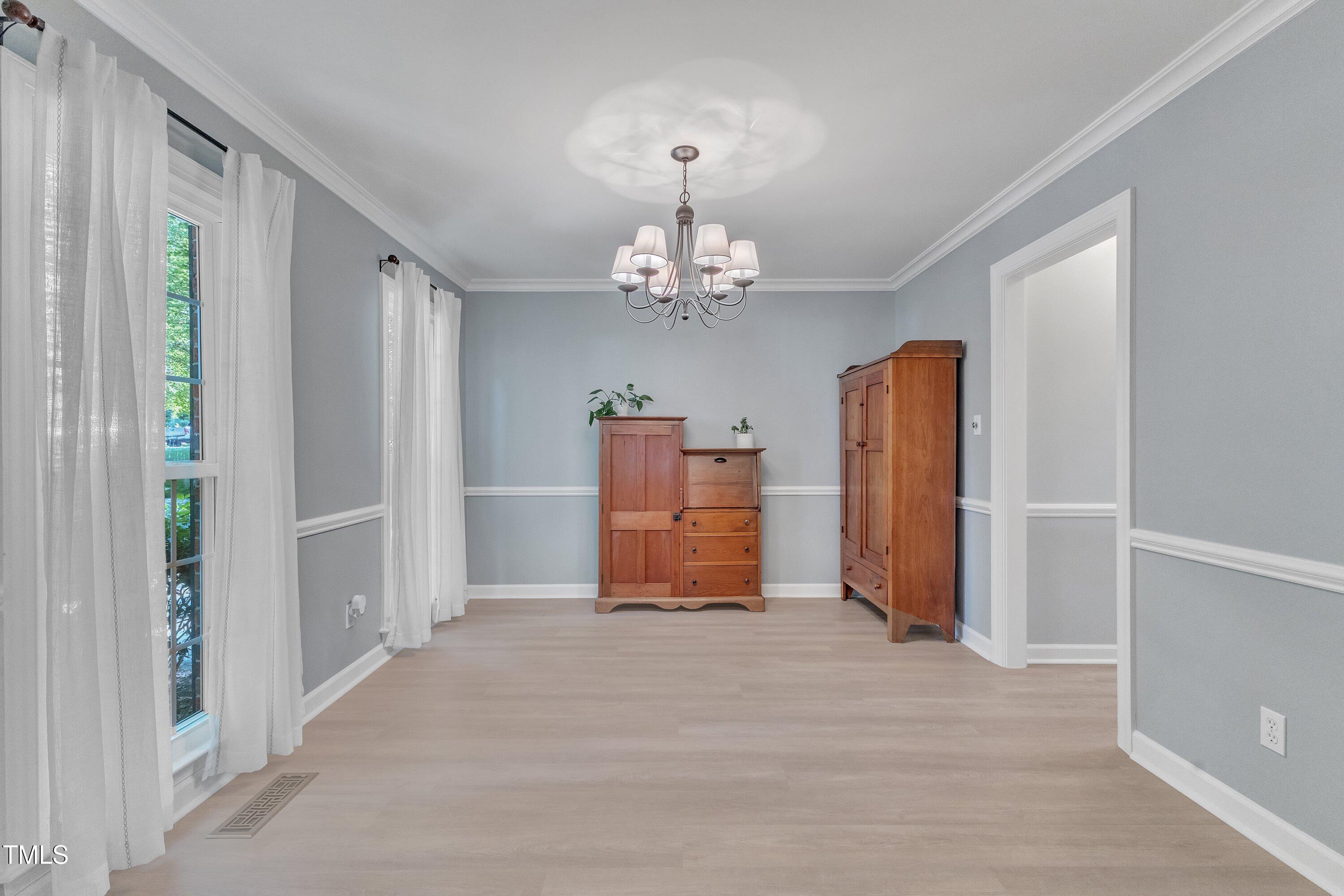 2125 Oakcrest Court