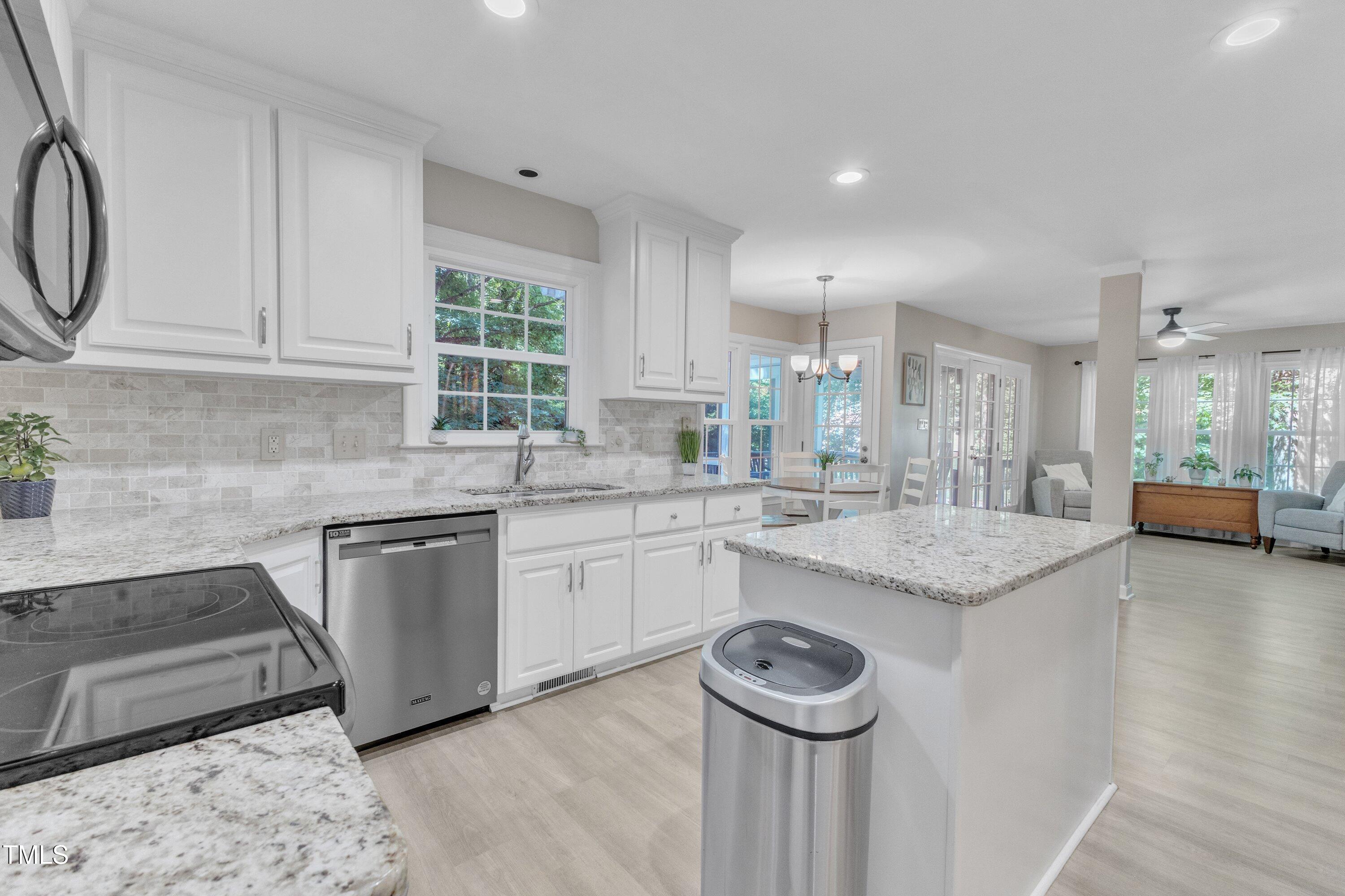 2125 Oakcrest Court