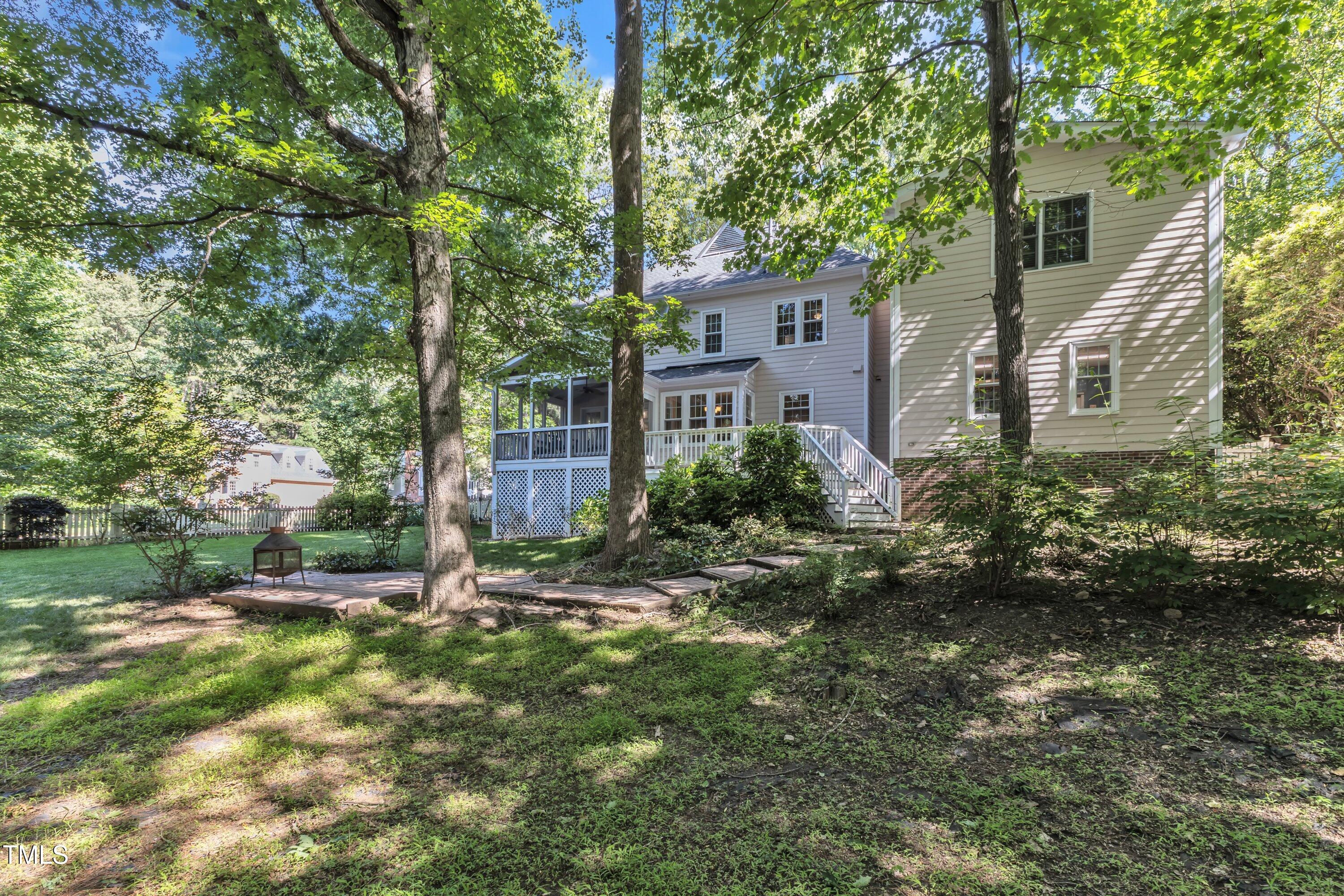 2125 Oakcrest Court