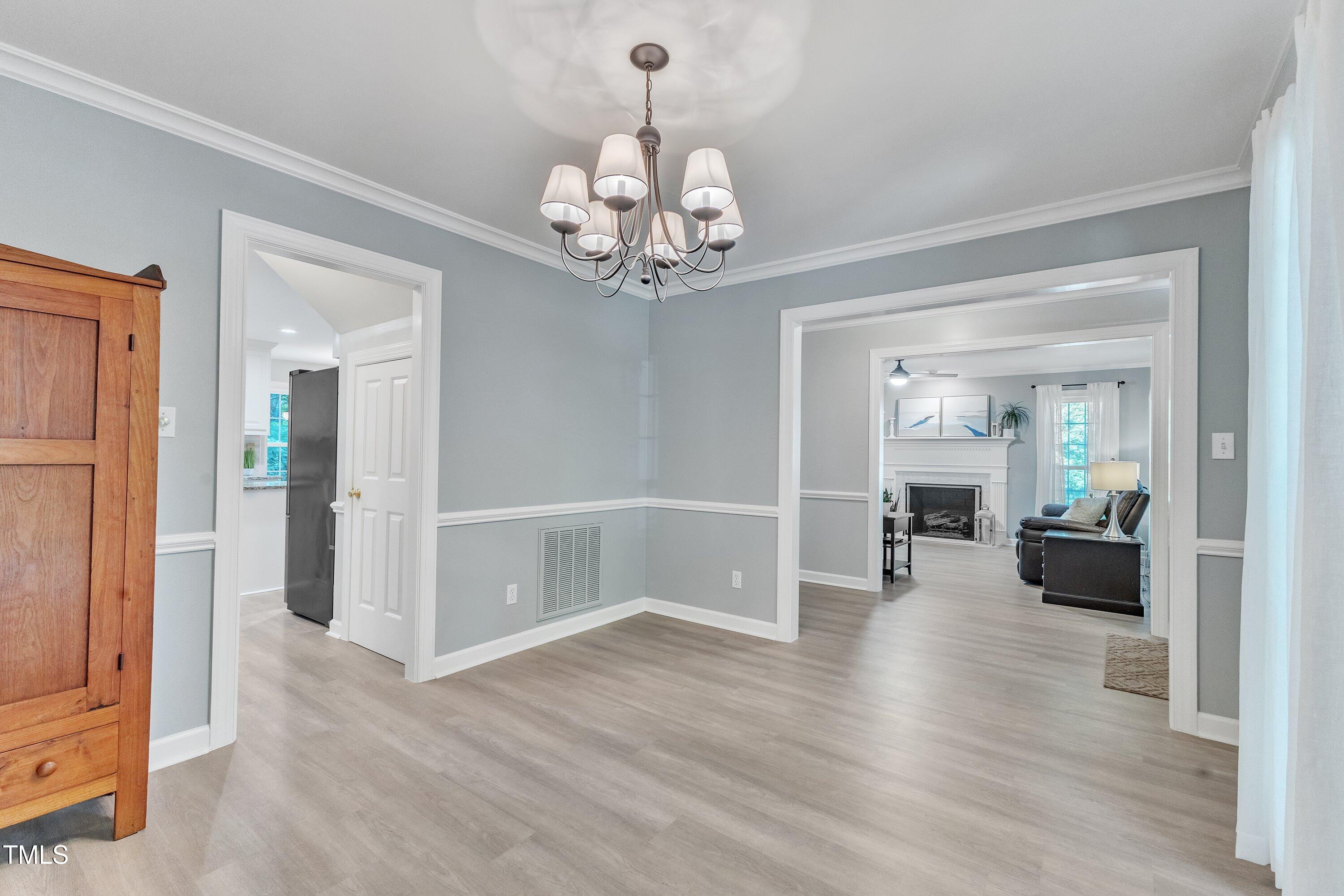 2125 Oakcrest Court