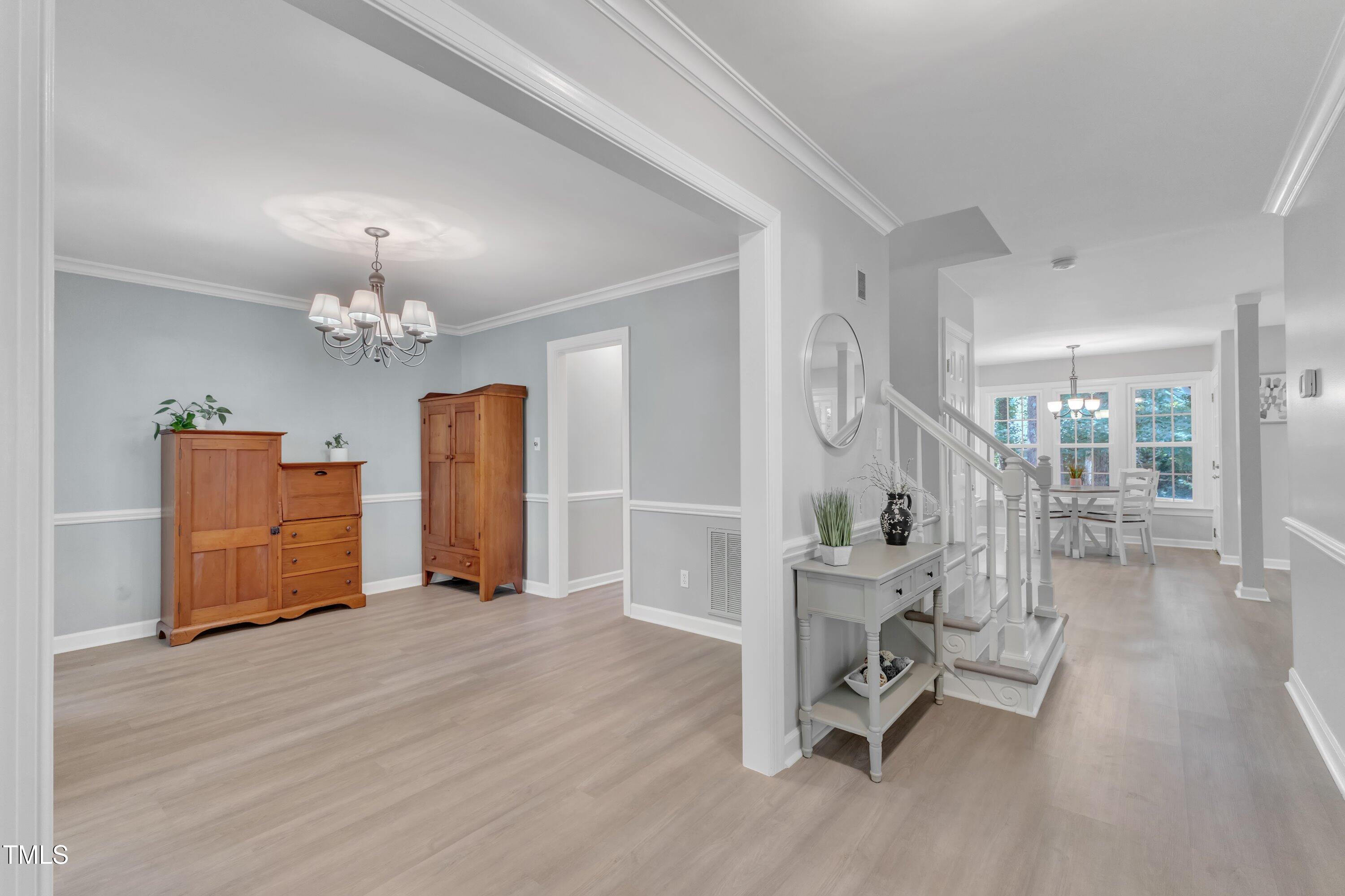 2125 Oakcrest Court