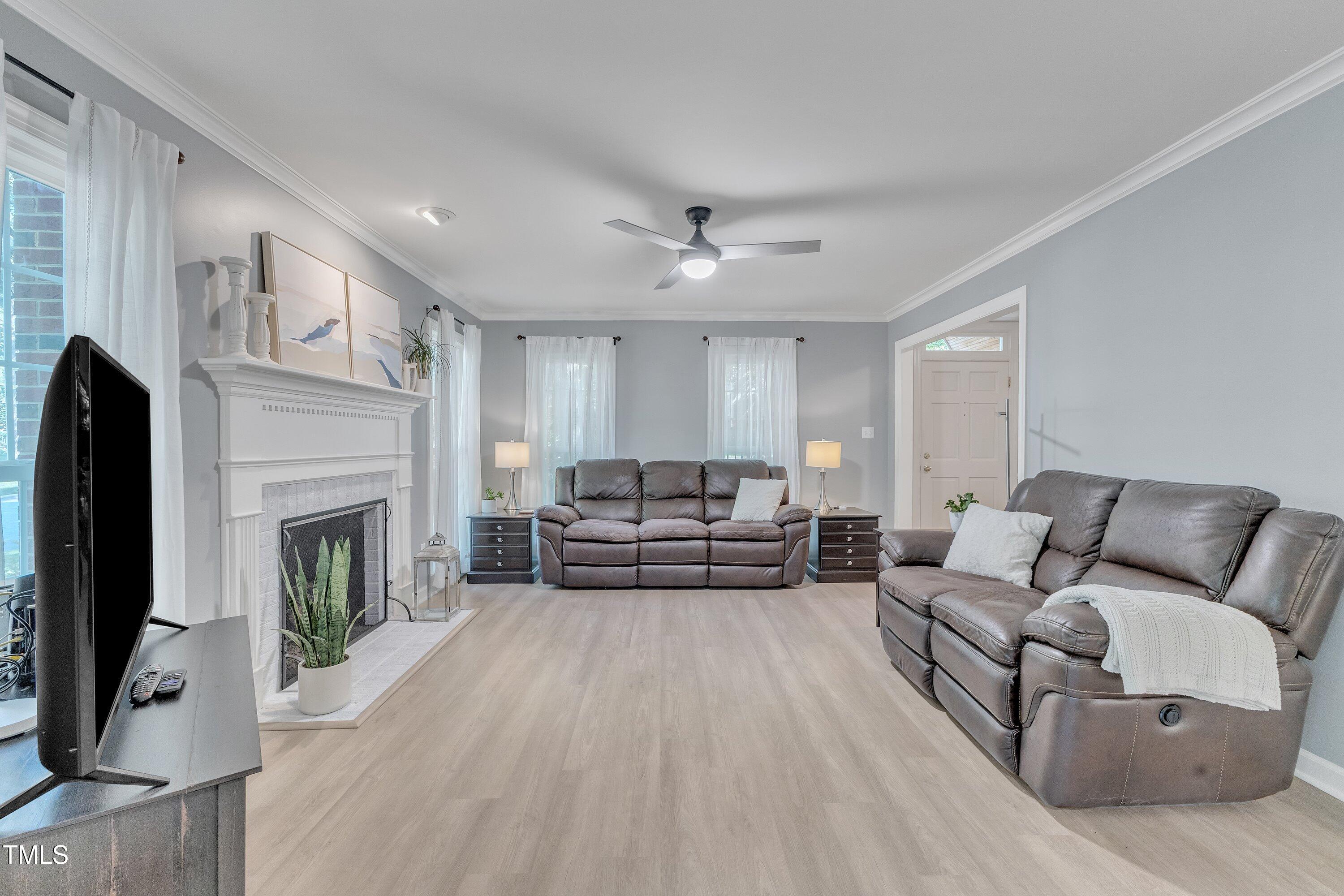 2125 Oakcrest Court