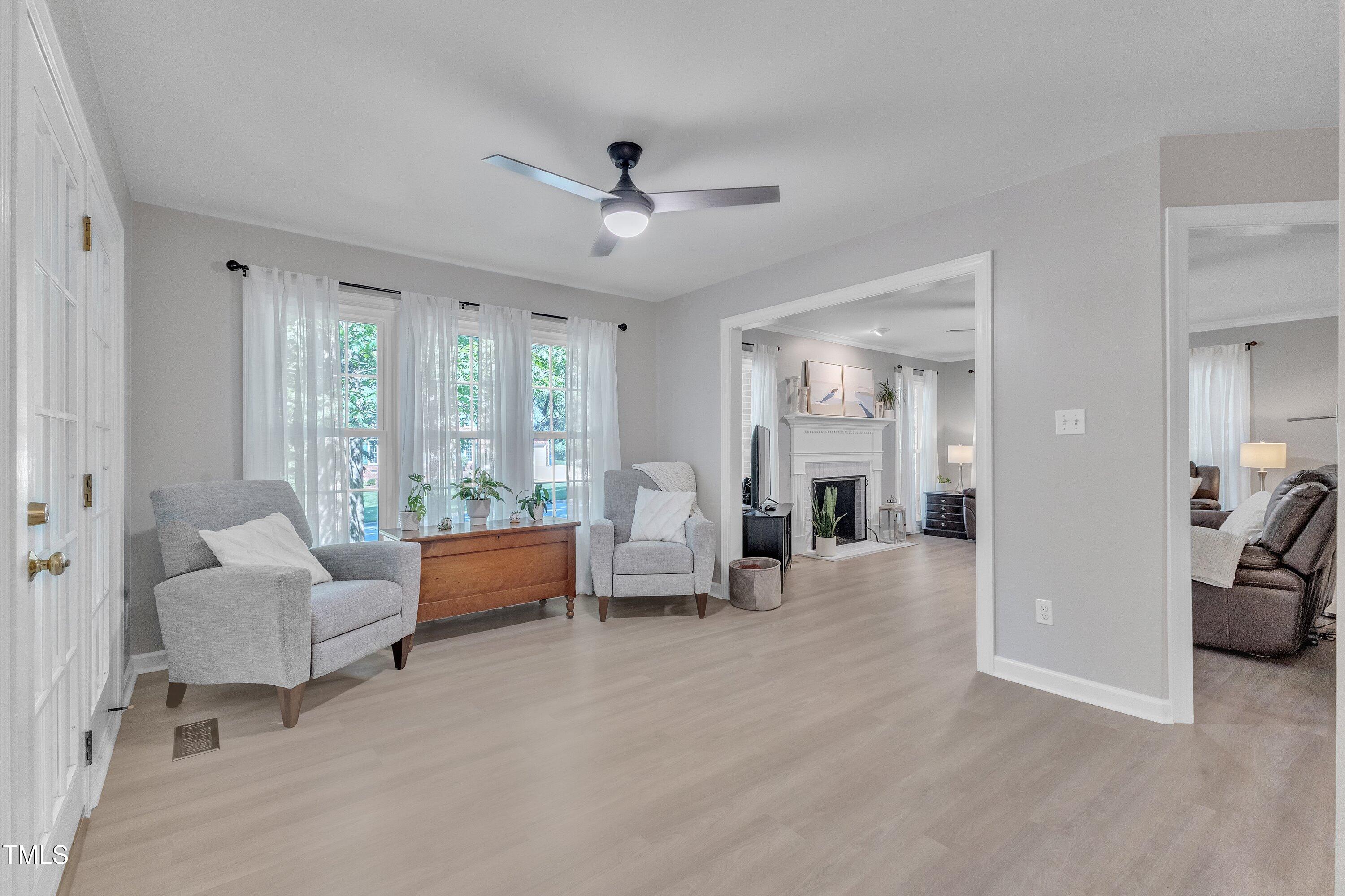 2125 Oakcrest Court