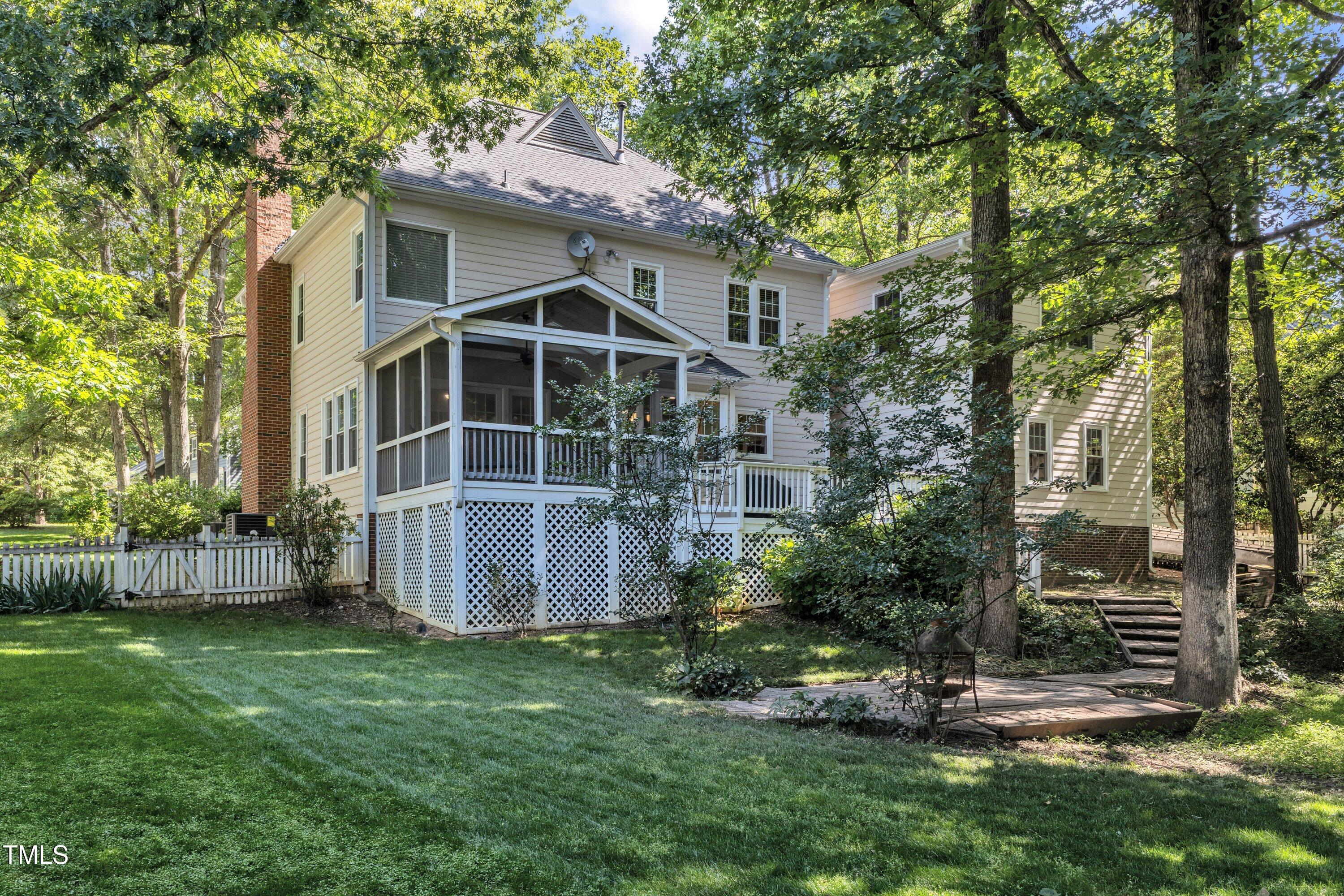 2125 Oakcrest Court