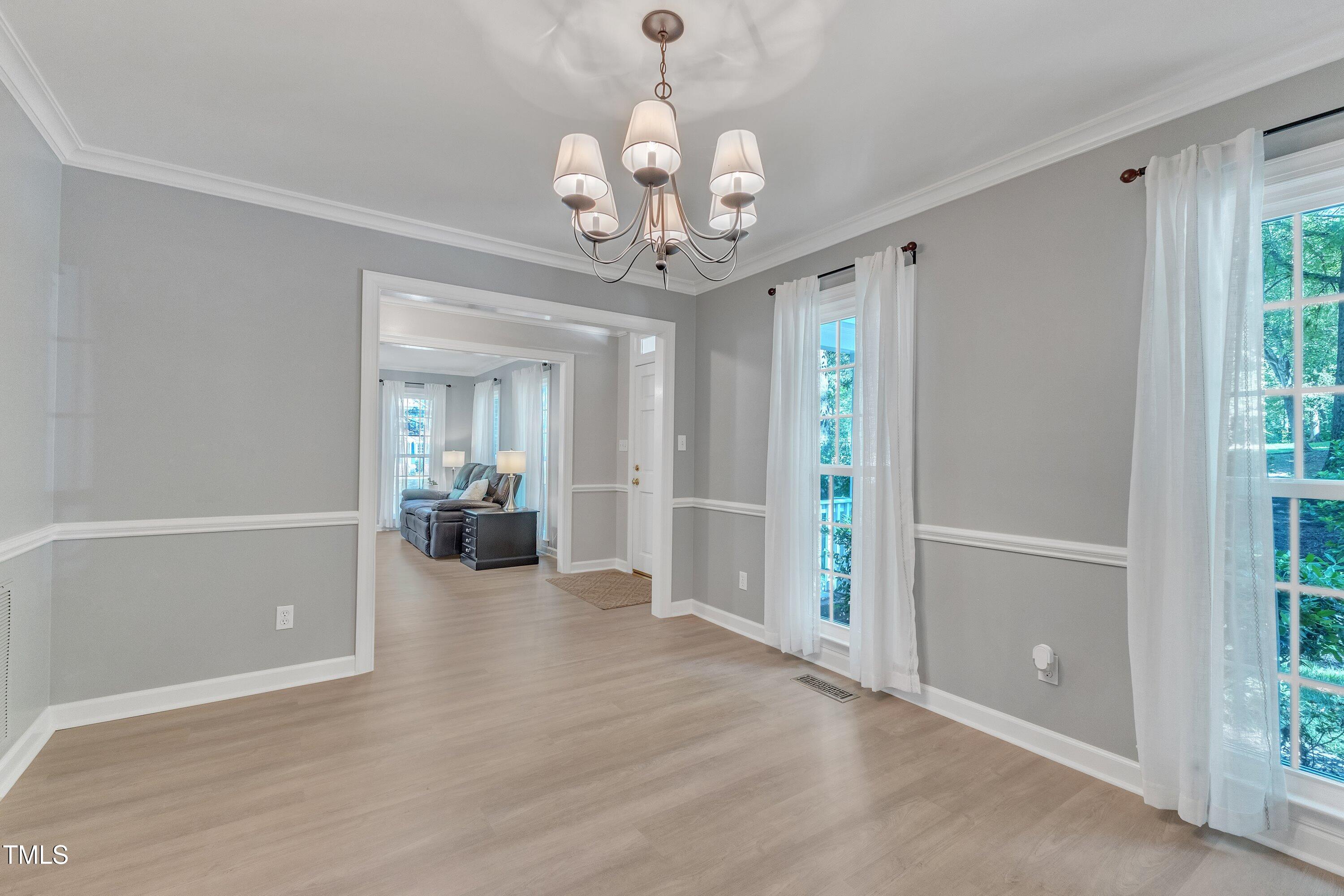2125 Oakcrest Court