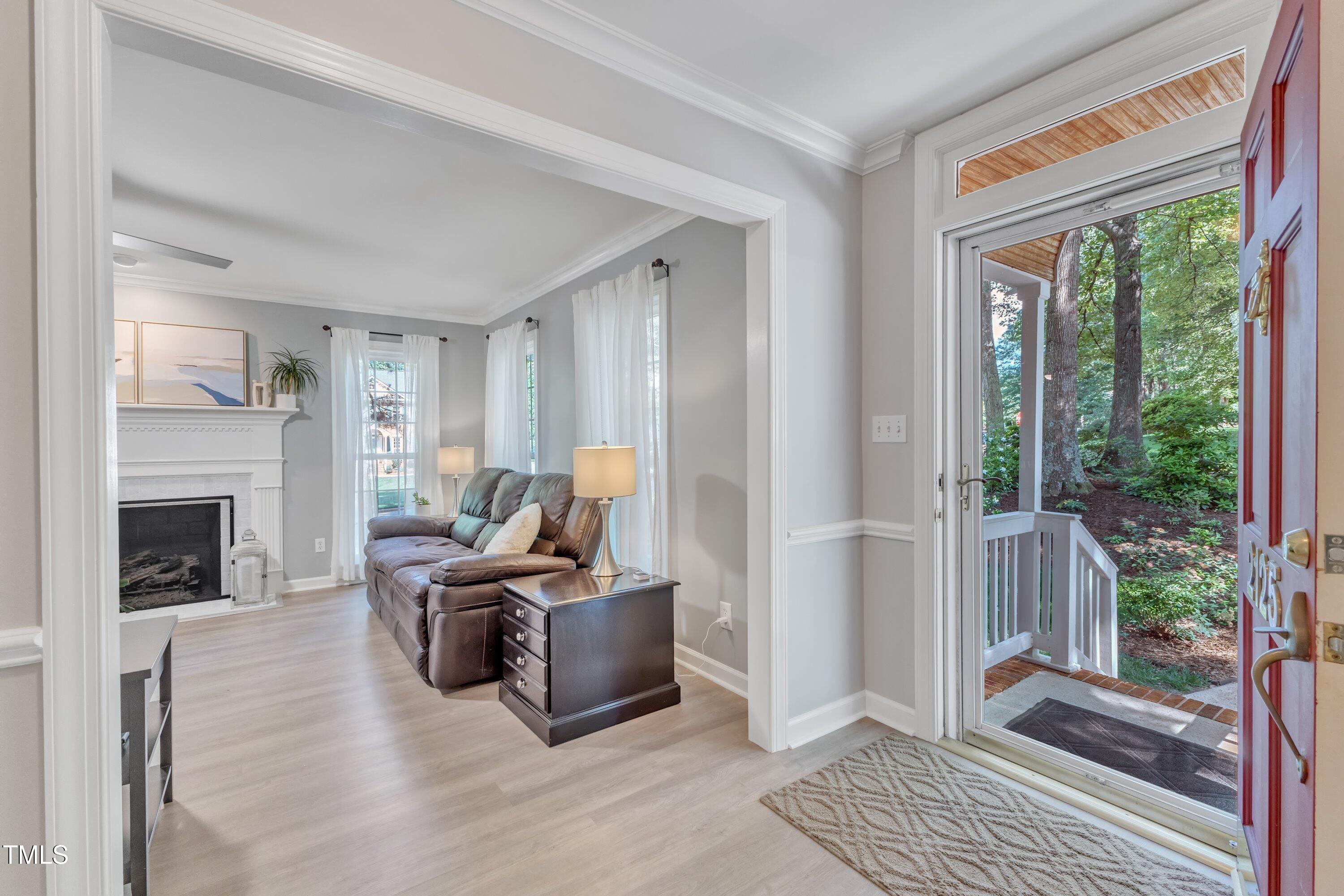 2125 Oakcrest Court
