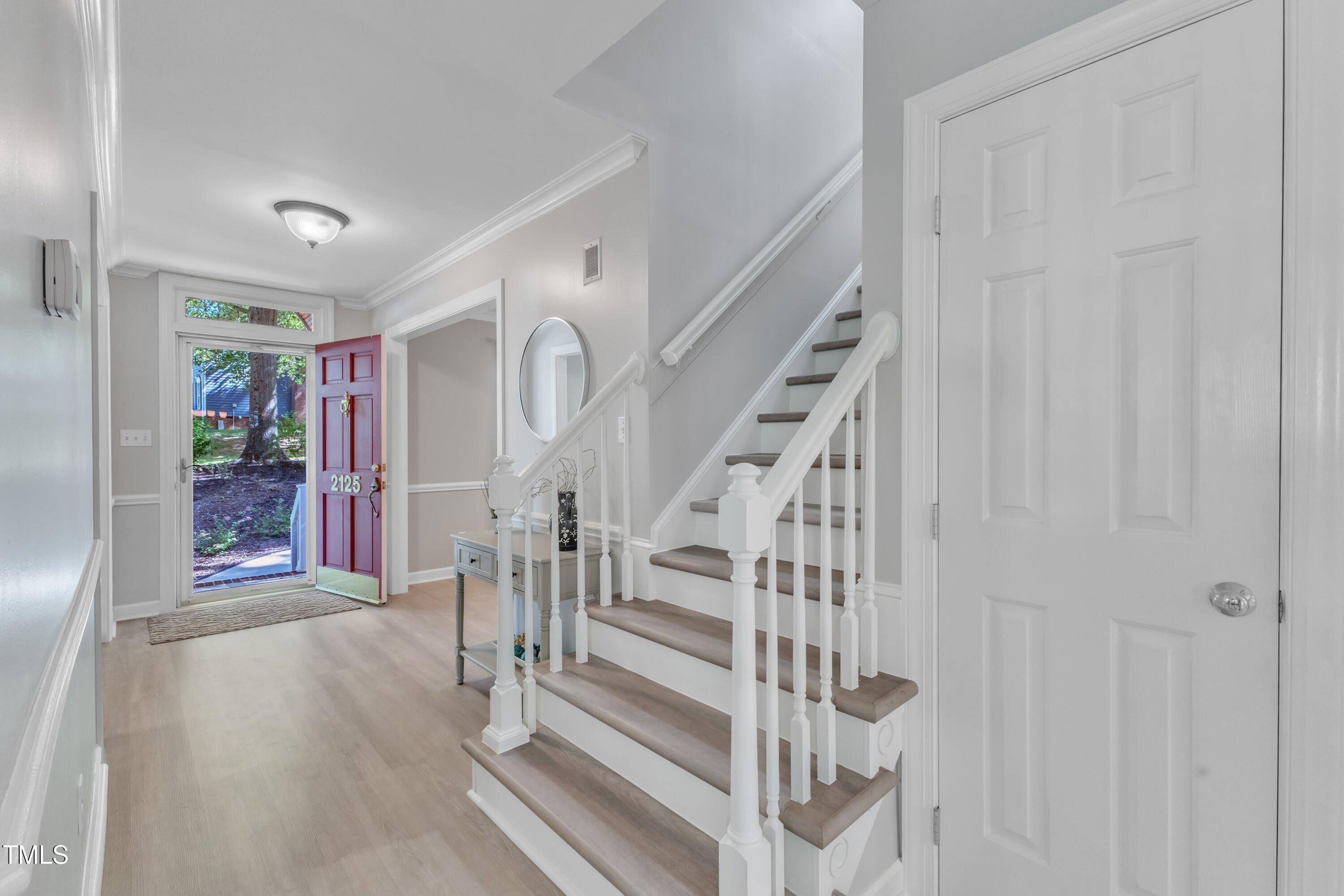 2125 Oakcrest Court