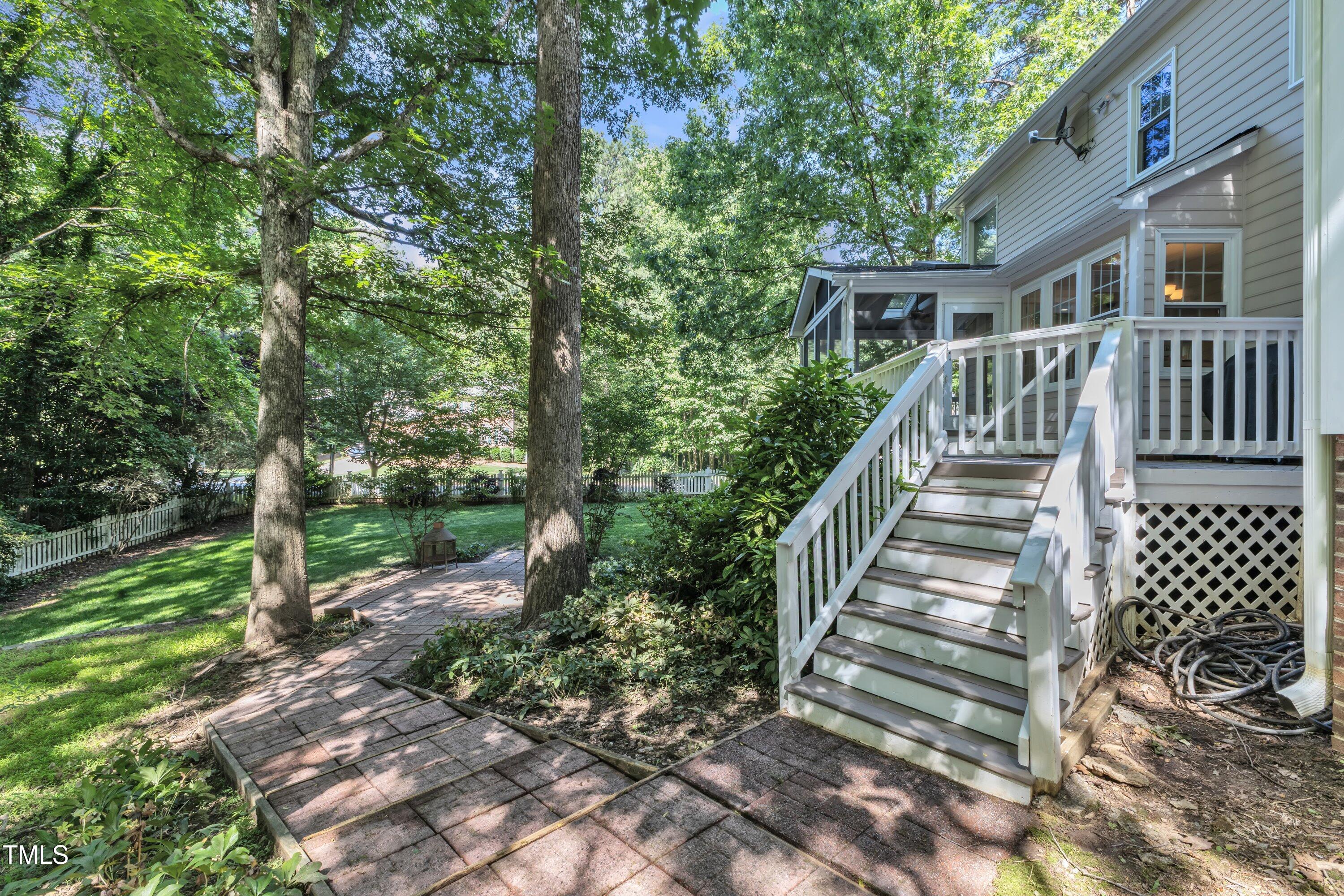 2125 Oakcrest Court