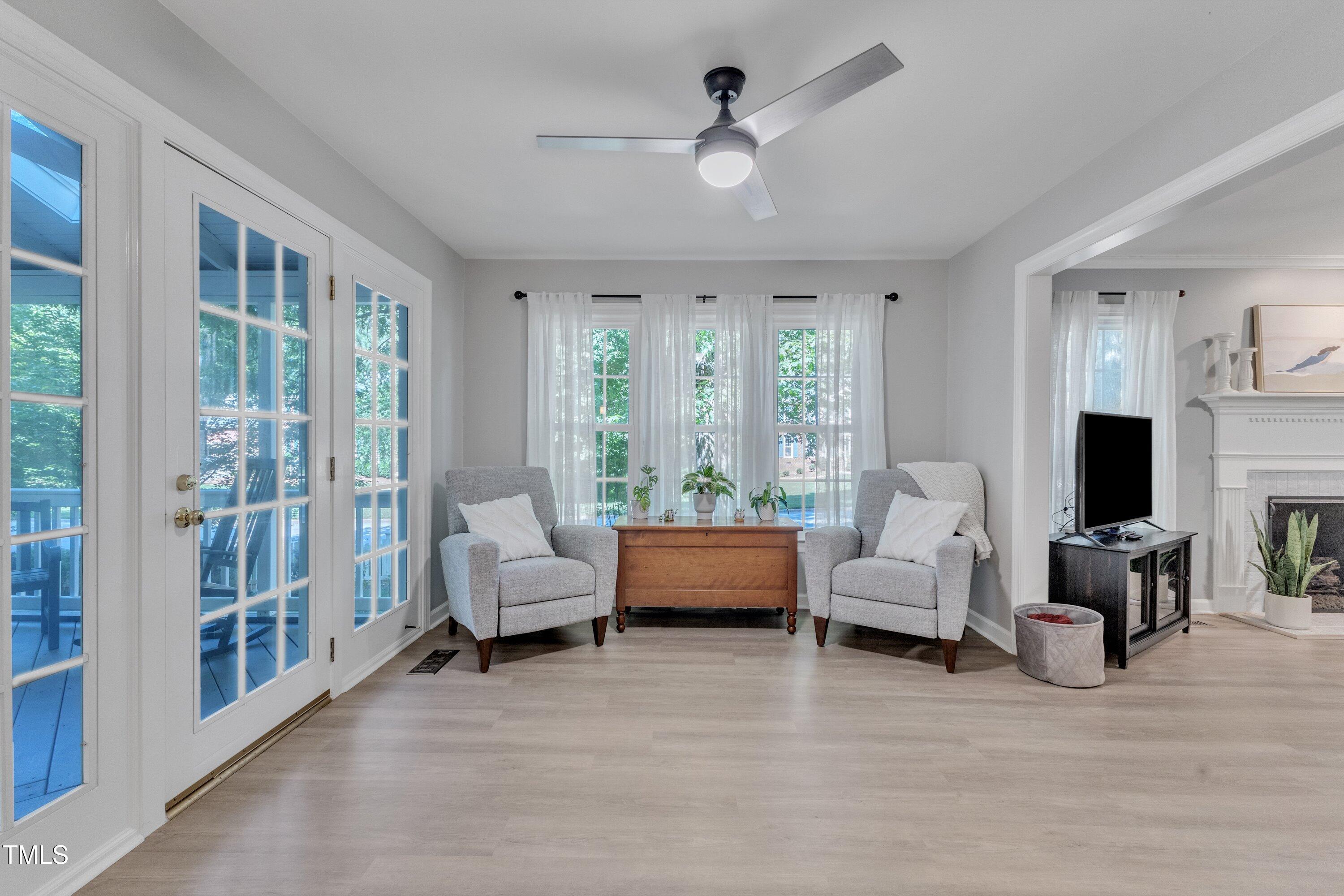2125 Oakcrest Court